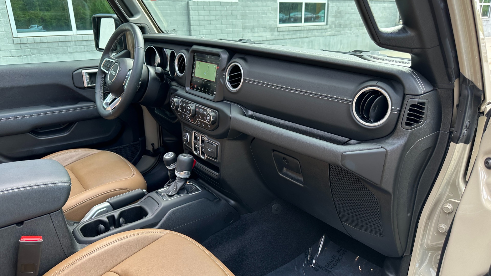 Used 2022 Jeep Wrangler UNLIMITED SAHARA / SKY ONE TOUCH TOP / COLD WEATHER PKG / LEATHER for sale Sold at Formula Imports in Charlotte NC 28227 37