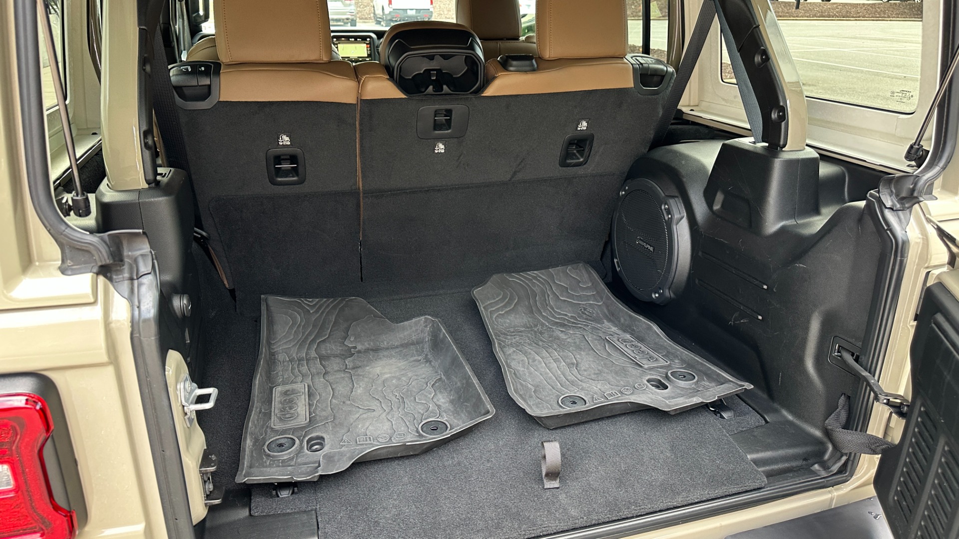 Used 2022 Jeep Wrangler UNLIMITED SAHARA / SKY ONE TOUCH TOP / COLD WEATHER PKG / LEATHER for sale Sold at Formula Imports in Charlotte NC 28227 42
