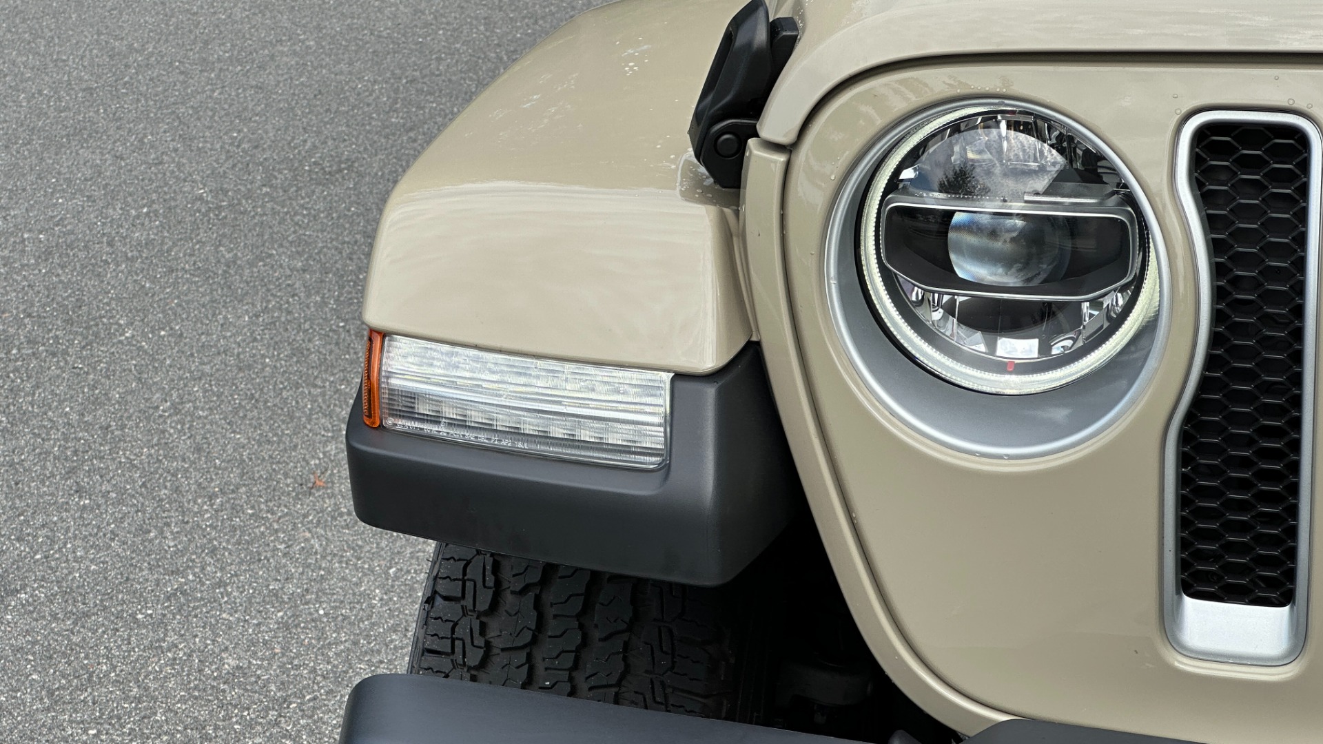 Used 2022 Jeep Wrangler UNLIMITED SAHARA / SKY ONE TOUCH TOP / COLD WEATHER PKG / LEATHER for sale Sold at Formula Imports in Charlotte NC 28227 44