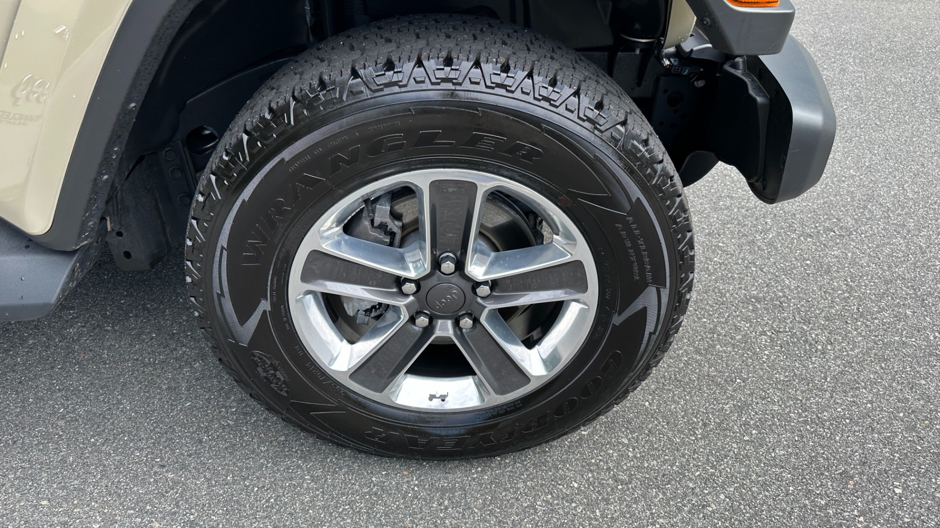 Used 2022 Jeep Wrangler UNLIMITED SAHARA / SKY ONE TOUCH TOP / COLD WEATHER PKG / LEATHER for sale Sold at Formula Imports in Charlotte NC 28227 48