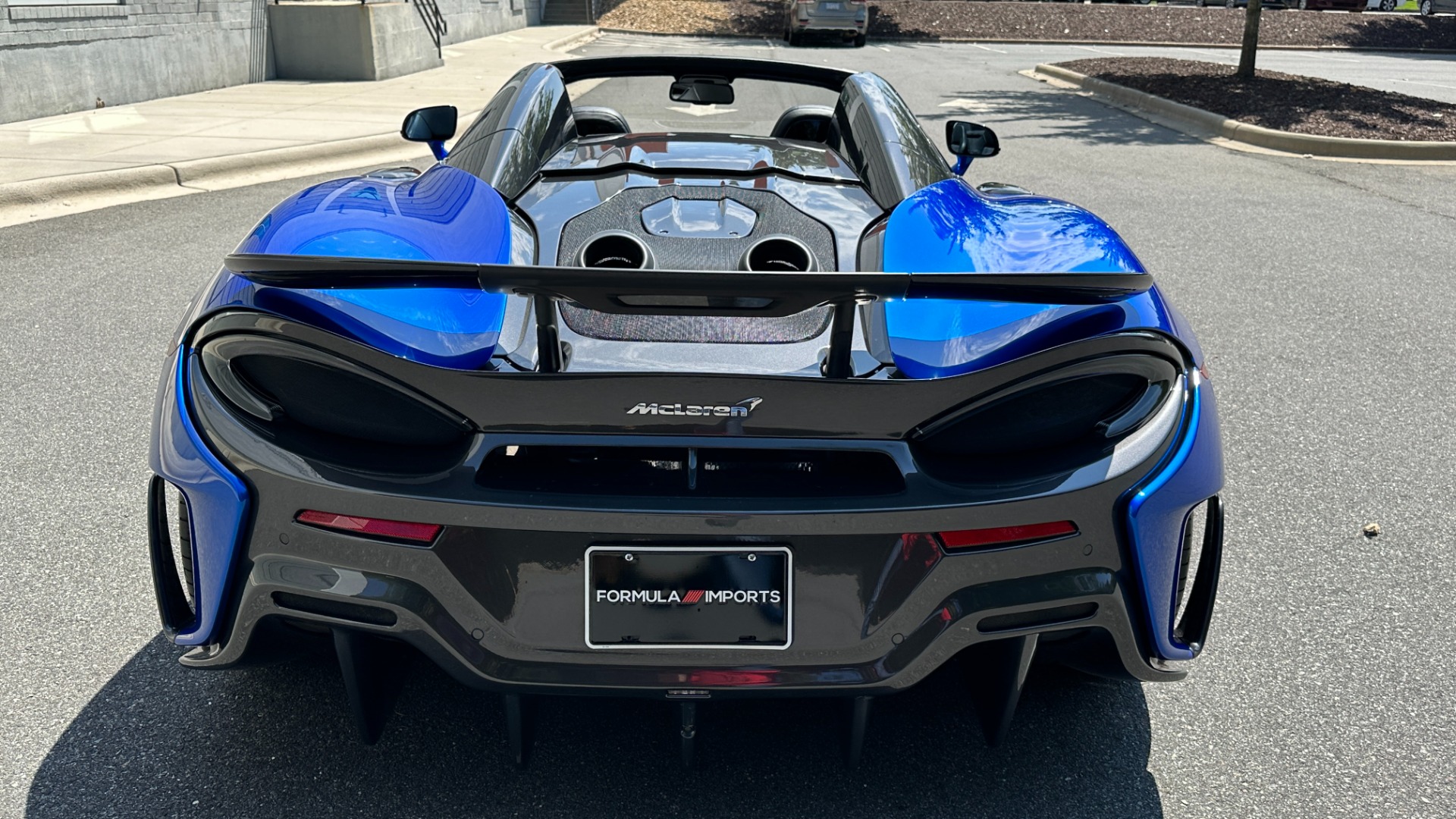 Used 2020 McLaren 600LT MSO CARBON FIBER / LUXURY PACK / CARBON EXT PKG / VEGA BLUE PAINT / BLUE ST for sale $249,999 at Formula Imports in Charlotte NC 28227 10