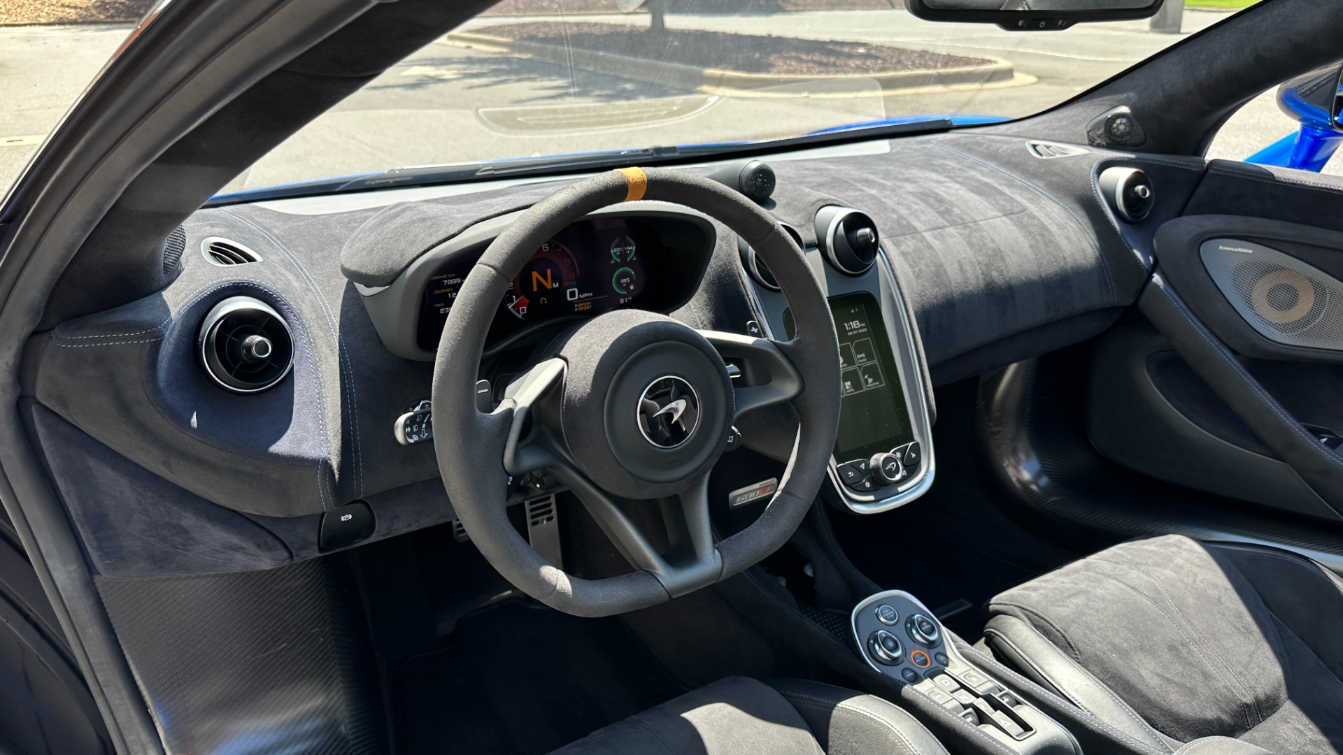 Used 2020 McLaren 600LT MSO CARBON FIBER / LUXURY PACK / CARBON EXT PKG / VEGA BLUE PAINT / BLUE ST for sale $249,999 at Formula Imports in Charlotte NC 28227 13