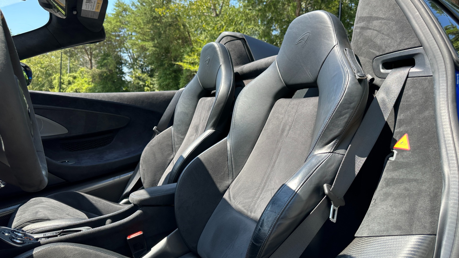 Used 2020 McLaren 600LT MSO CARBON FIBER / LUXURY PACK / CARBON EXT PKG / VEGA BLUE PAINT / BLUE ST for sale $249,999 at Formula Imports in Charlotte NC 28227 15