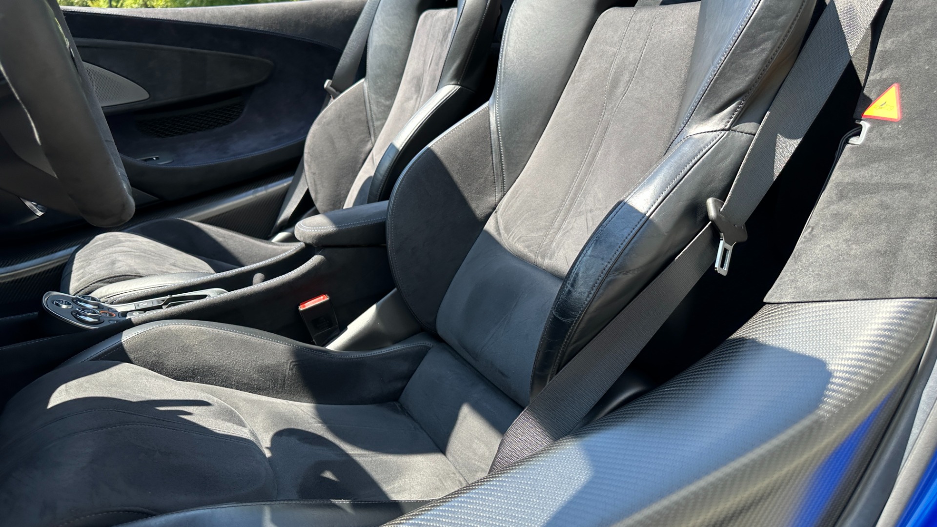Used 2020 McLaren 600LT MSO CARBON FIBER / LUXURY PACK / CARBON EXT PKG / VEGA BLUE PAINT / BLUE ST for sale Sold at Formula Imports in Charlotte NC 28227 16