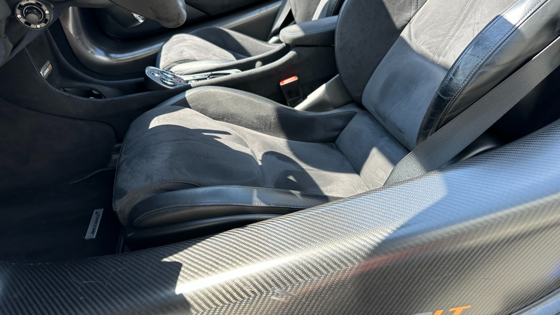 Used 2020 McLaren 600LT MSO CARBON FIBER / LUXURY PACK / CARBON EXT PKG / VEGA BLUE PAINT / BLUE ST for sale $249,999 at Formula Imports in Charlotte NC 28227 17