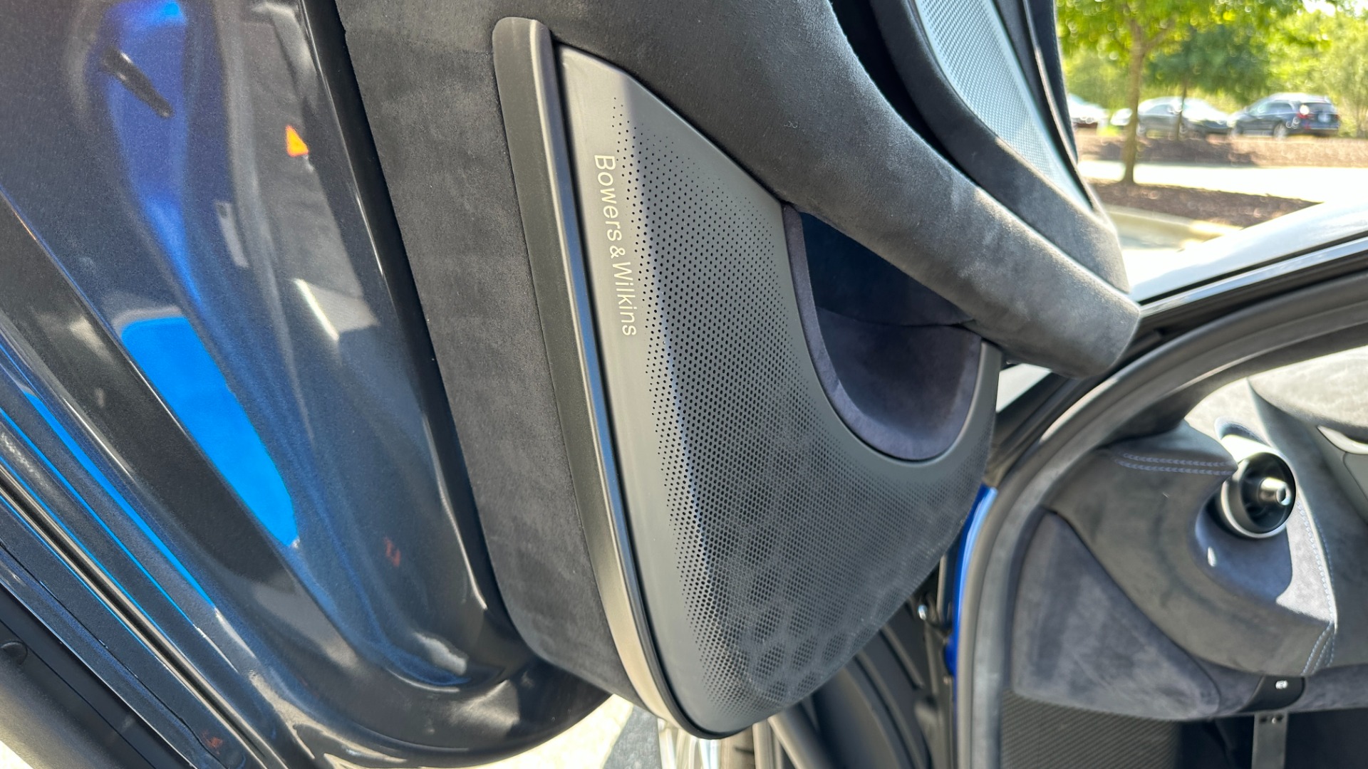 Used 2020 McLaren 600LT MSO CARBON FIBER / LUXURY PACK / CARBON EXT PKG / VEGA BLUE PAINT / BLUE ST for sale $249,999 at Formula Imports in Charlotte NC 28227 20