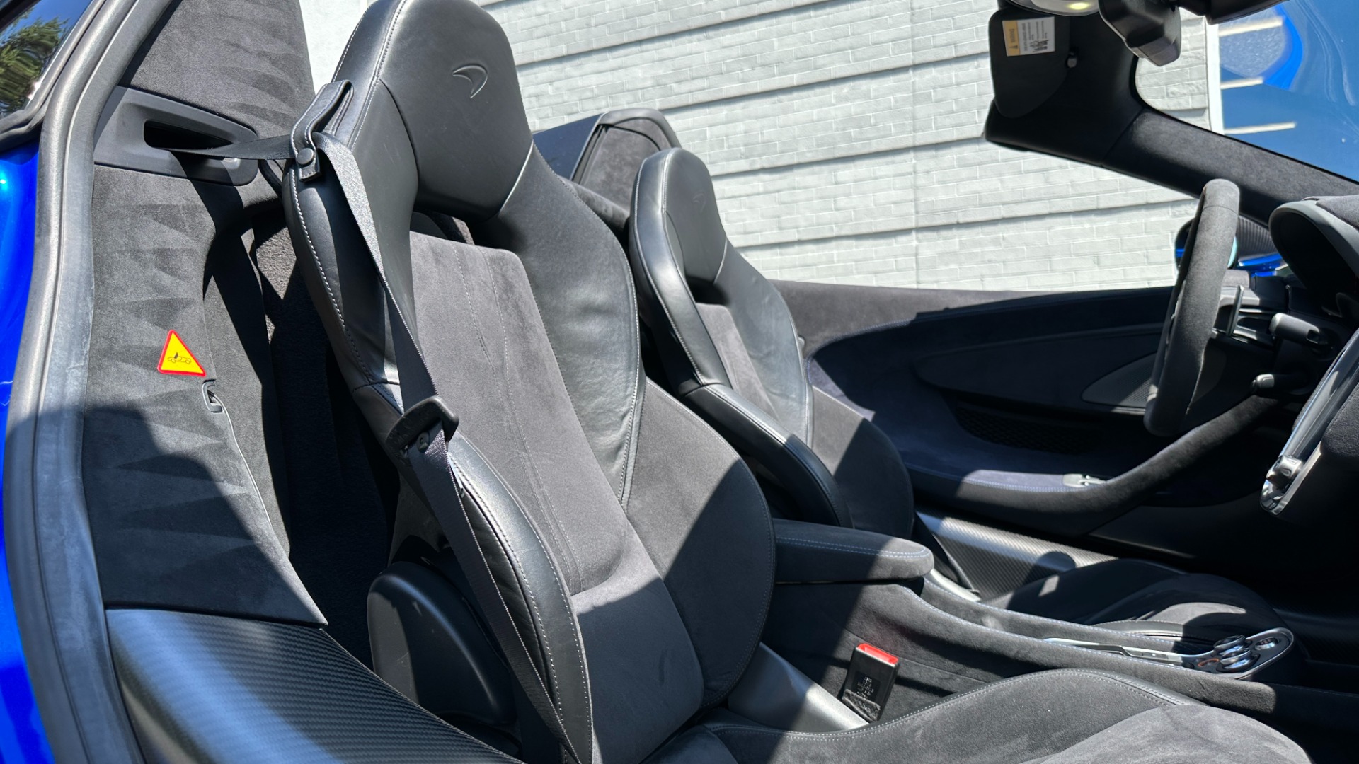 Used 2020 McLaren 600LT MSO CARBON FIBER / LUXURY PACK / CARBON EXT PKG / VEGA BLUE PAINT / BLUE ST for sale $249,999 at Formula Imports in Charlotte NC 28227 28
