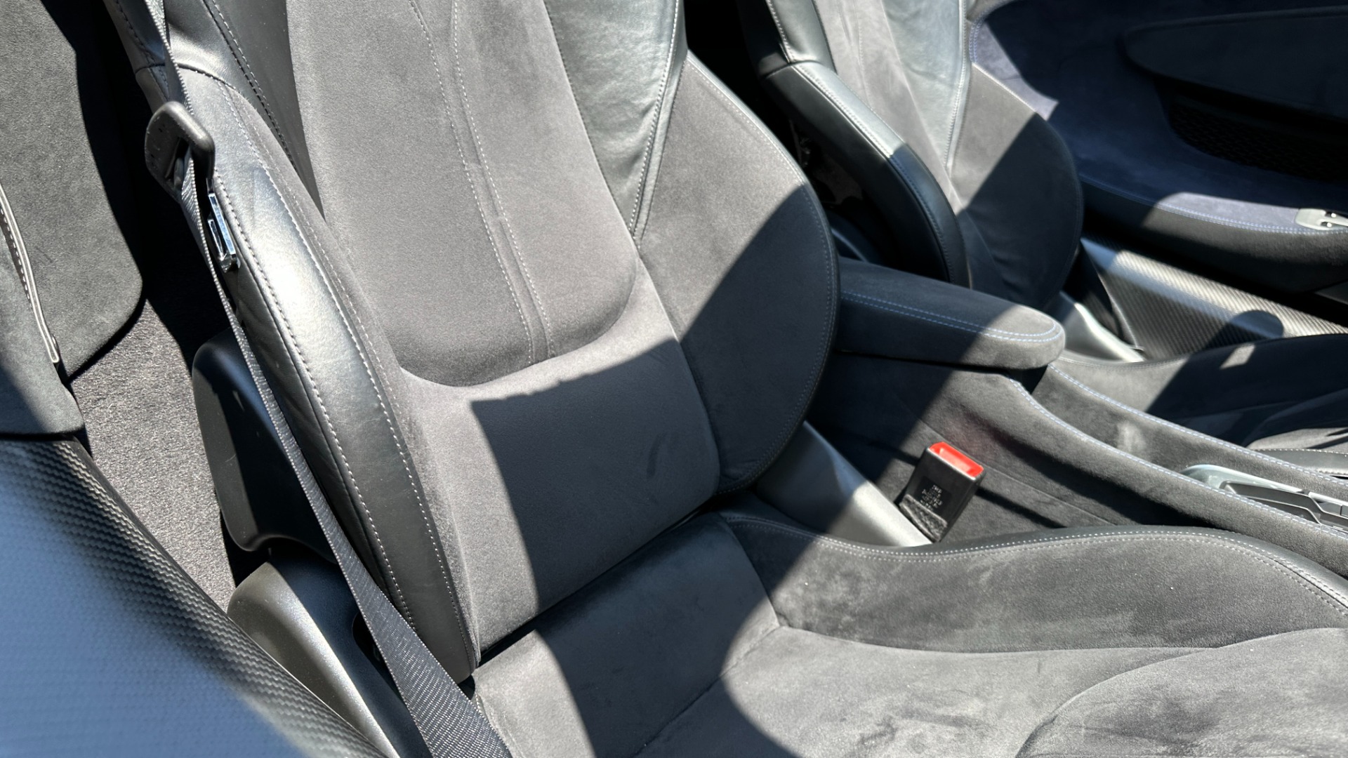 Used 2020 McLaren 600LT MSO CARBON FIBER / LUXURY PACK / CARBON EXT PKG / VEGA BLUE PAINT / BLUE ST for sale $249,999 at Formula Imports in Charlotte NC 28227 29