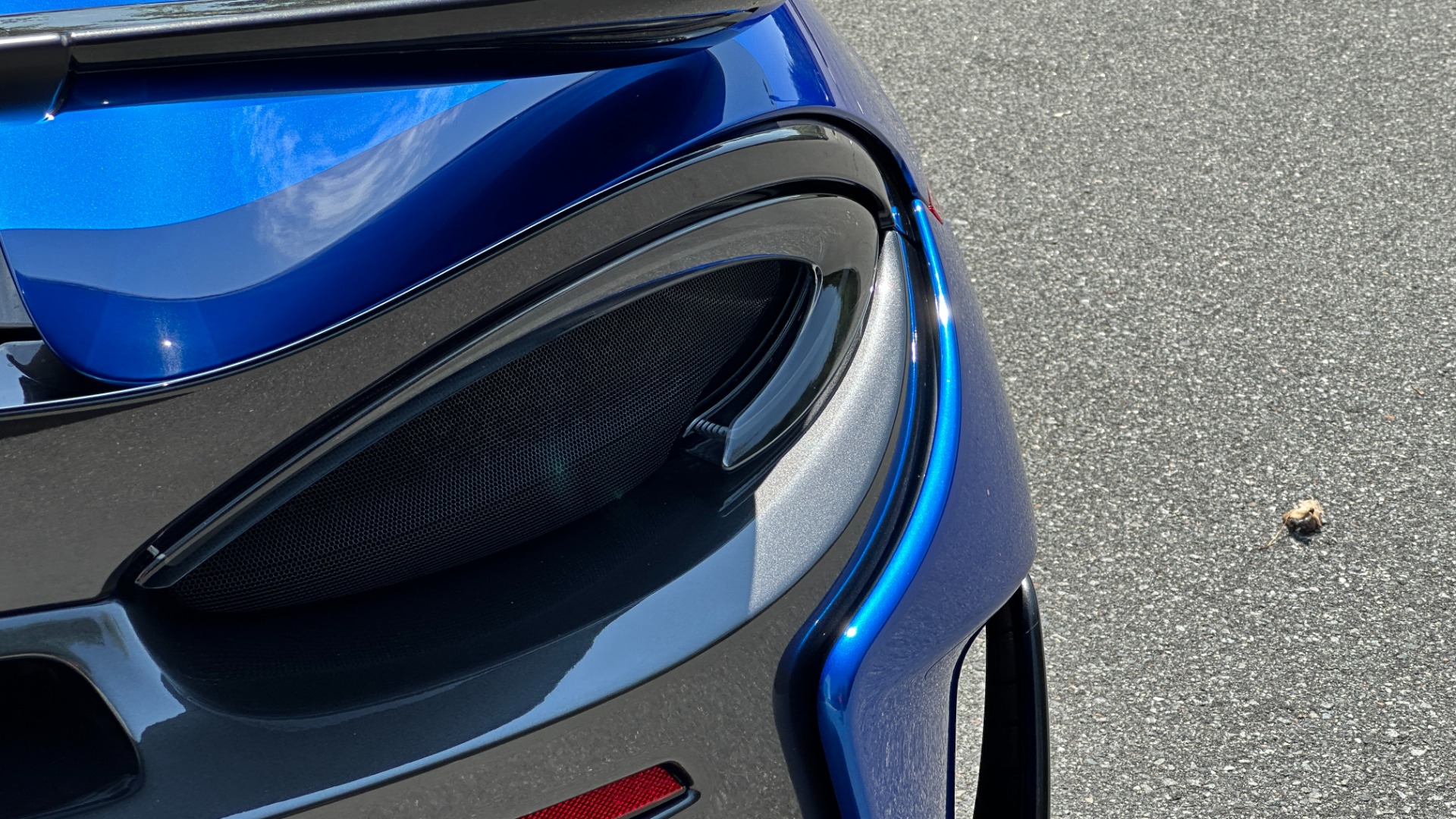 Used 2020 McLaren 600LT MSO CARBON FIBER / LUXURY PACK / CARBON EXT PKG / VEGA BLUE PAINT / BLUE ST for sale $249,999 at Formula Imports in Charlotte NC 28227 38