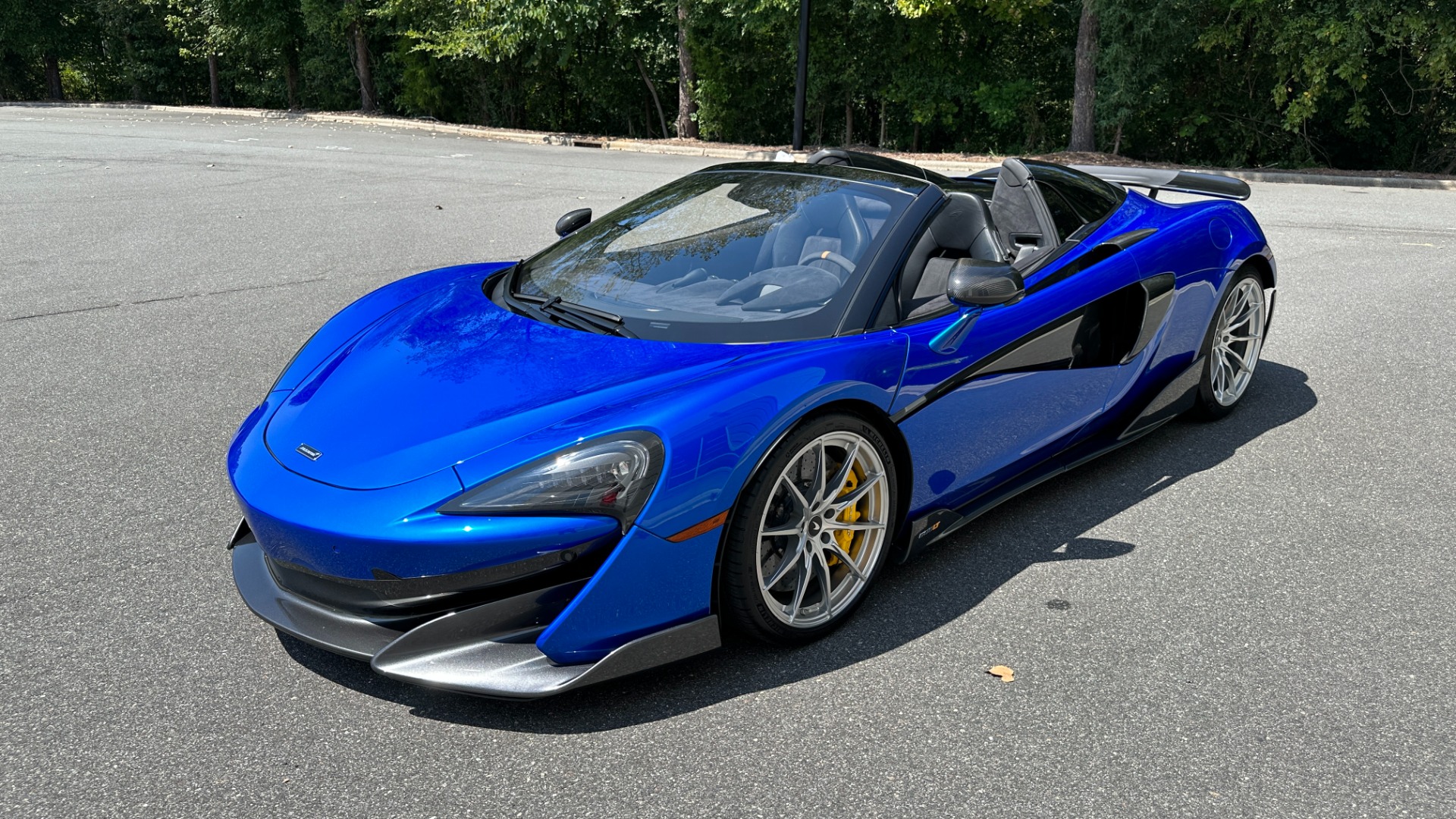 Used 2020 McLaren 600LT MSO CARBON FIBER / LUXURY PACK / CARBON EXT PKG / VEGA BLUE PAINT / BLUE ST for sale Sold at Formula Imports in Charlotte NC 28227 7