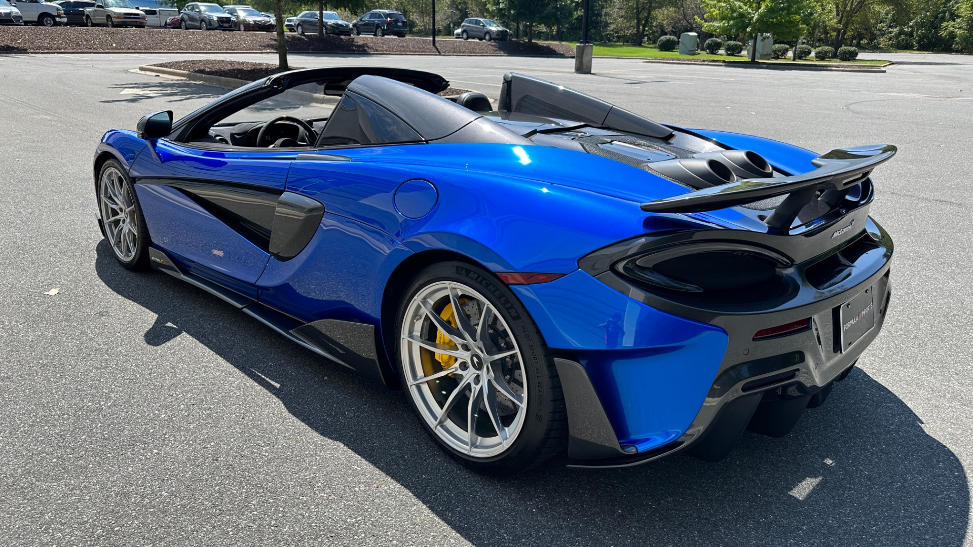Used 2020 McLaren 600LT MSO CARBON FIBER / LUXURY PACK / CARBON EXT PKG / VEGA BLUE PAINT / BLUE ST for sale Sold at Formula Imports in Charlotte NC 28227 9