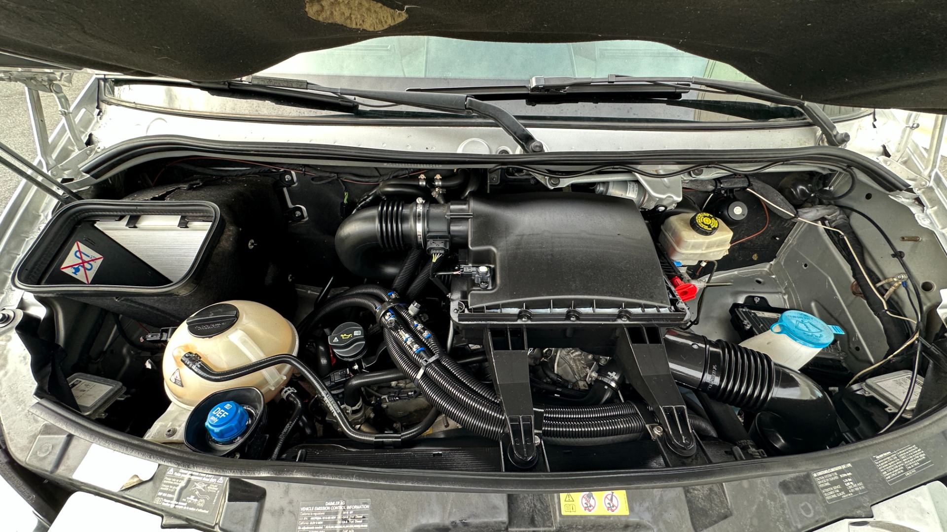 Full Hood and Fender Kit | Mercedes Benz Sprinter 2015 Full Hood and Fender Kit | Mercedes Benz Sprinter 2015