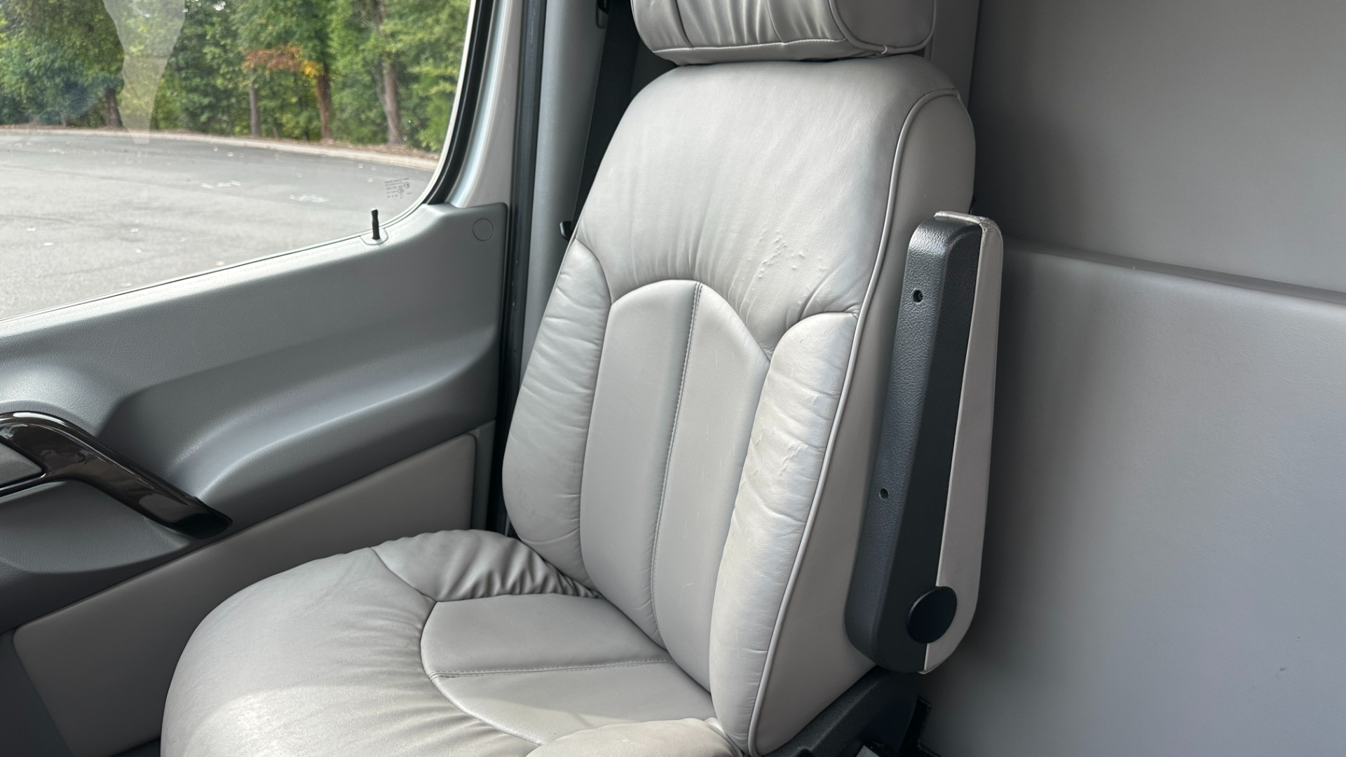 Used 2015 Mercedes-Benz Sprinter Cargo Vans EXT / MIDWEST AUTOMOTIVE DESIGN / LUXURY SPRINTER / TV'S / WIFI / MORE!! for sale Sold at Formula Imports in Charlotte NC 28227 33