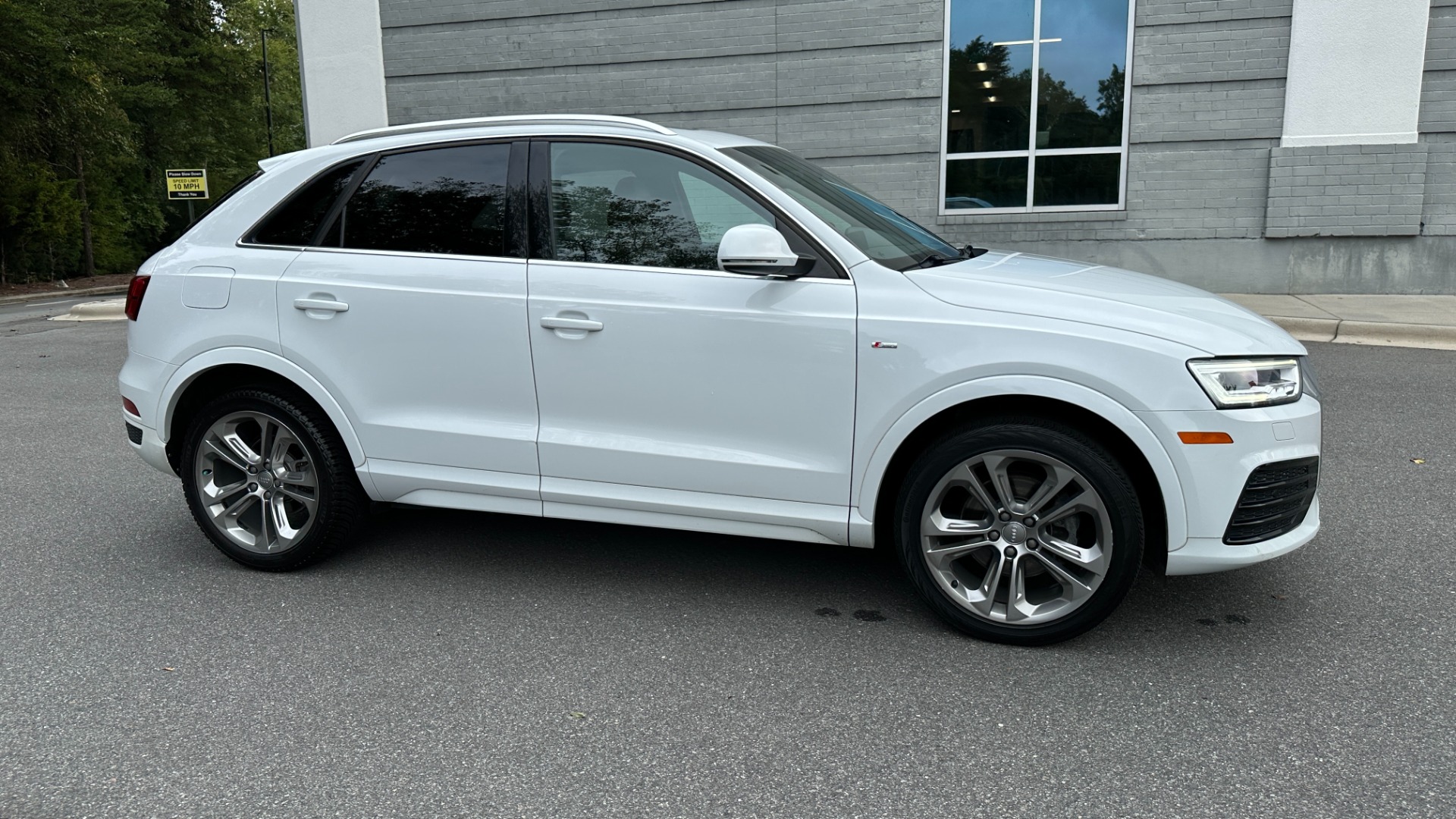 Used 2017 Audi Q3 PRESTIGE / PANORAMIC ROOF / NAV / HEATED SEATS for sale $22,795 at Formula Imports in Charlotte NC 28227 6