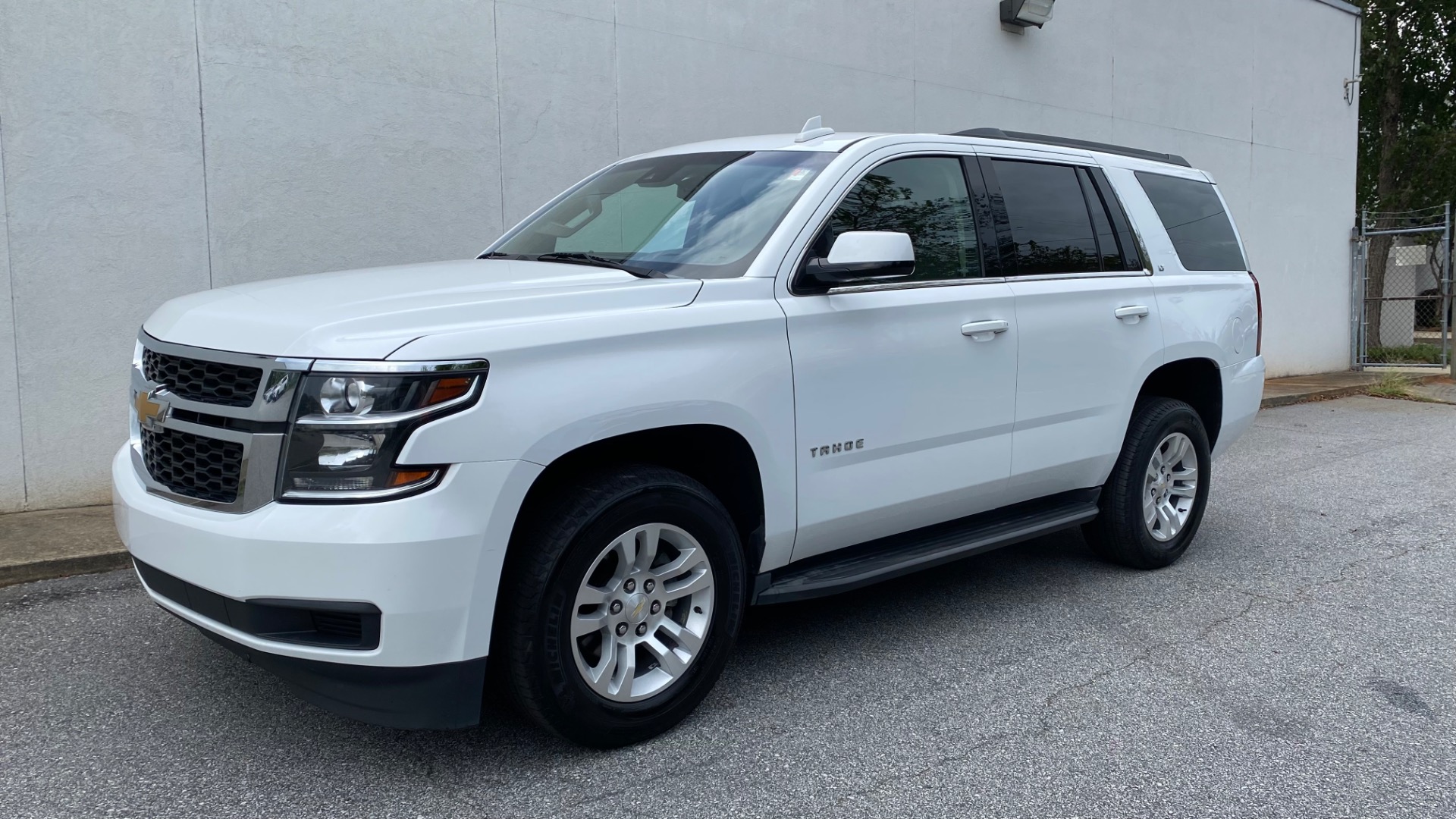 Used 2017 Chevrolet Tahoe LT for sale $32,995 at Formula Imports in Charlotte NC 28227 3