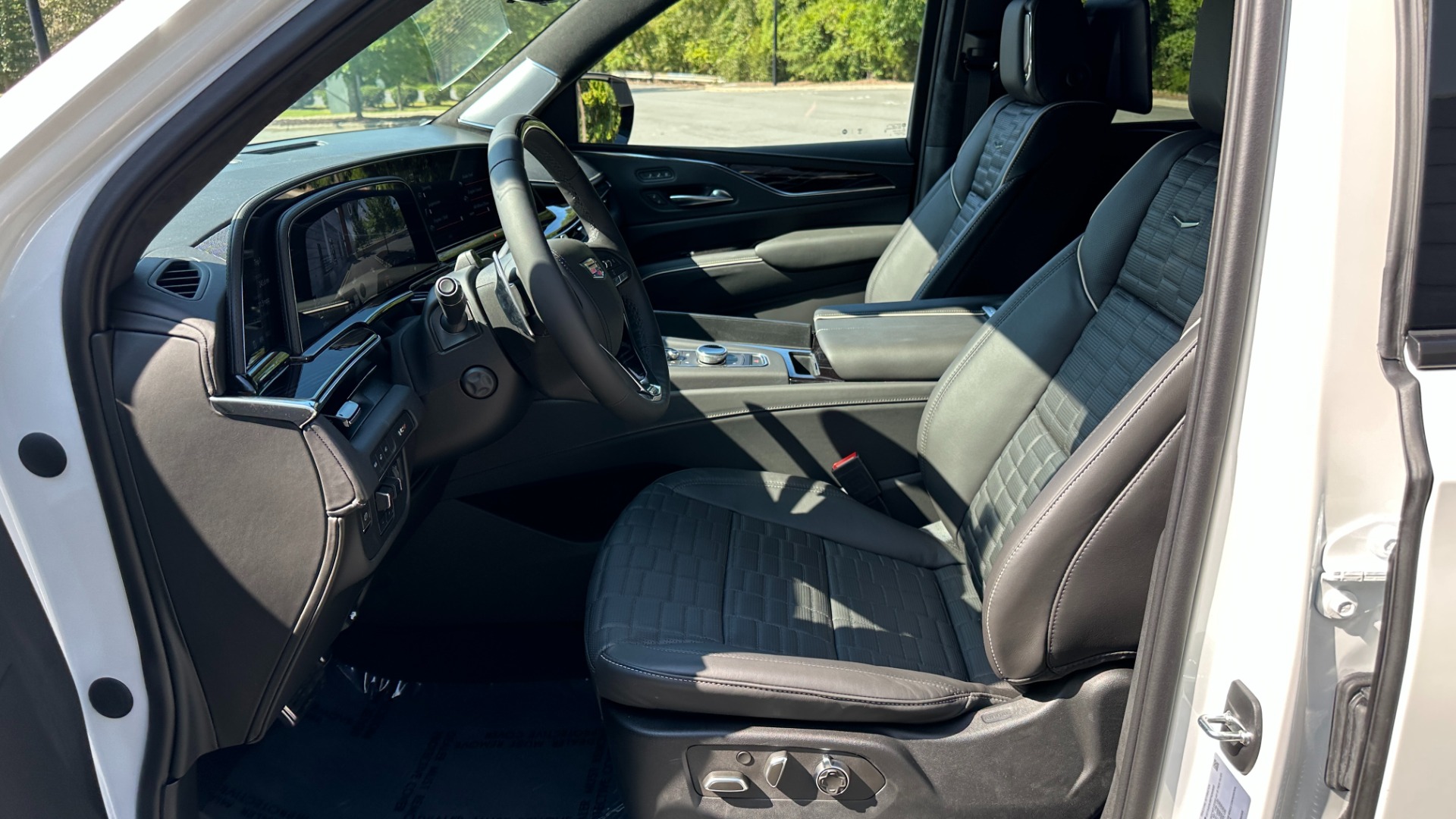 Used 2023 Cadillac Escalade AWD V-Series for sale $189,999 at Formula Imports in Charlotte NC 28227 11