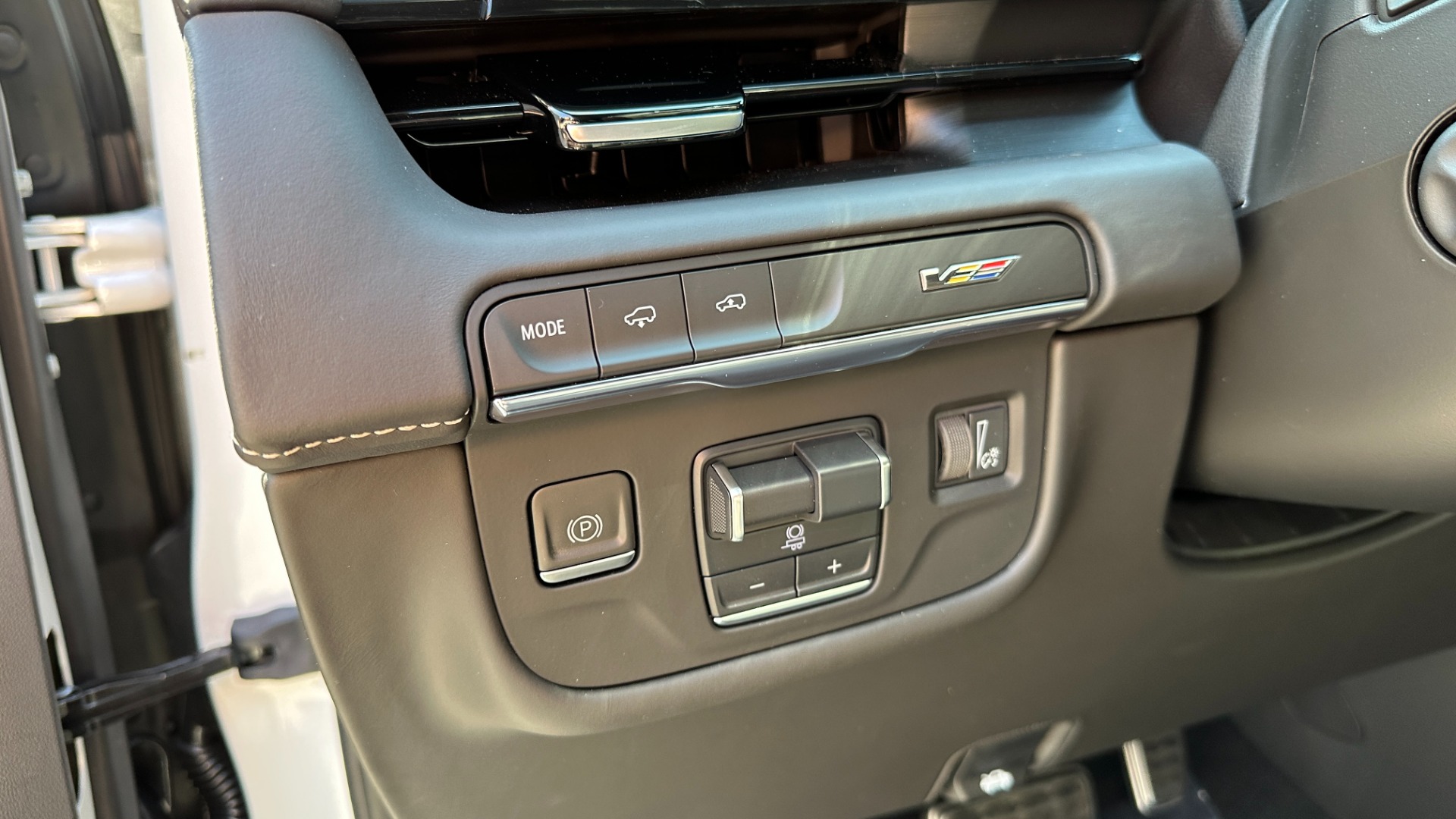 Used 2023 Cadillac Escalade AWD V-Series for sale $189,999 at Formula Imports in Charlotte NC 28227 15