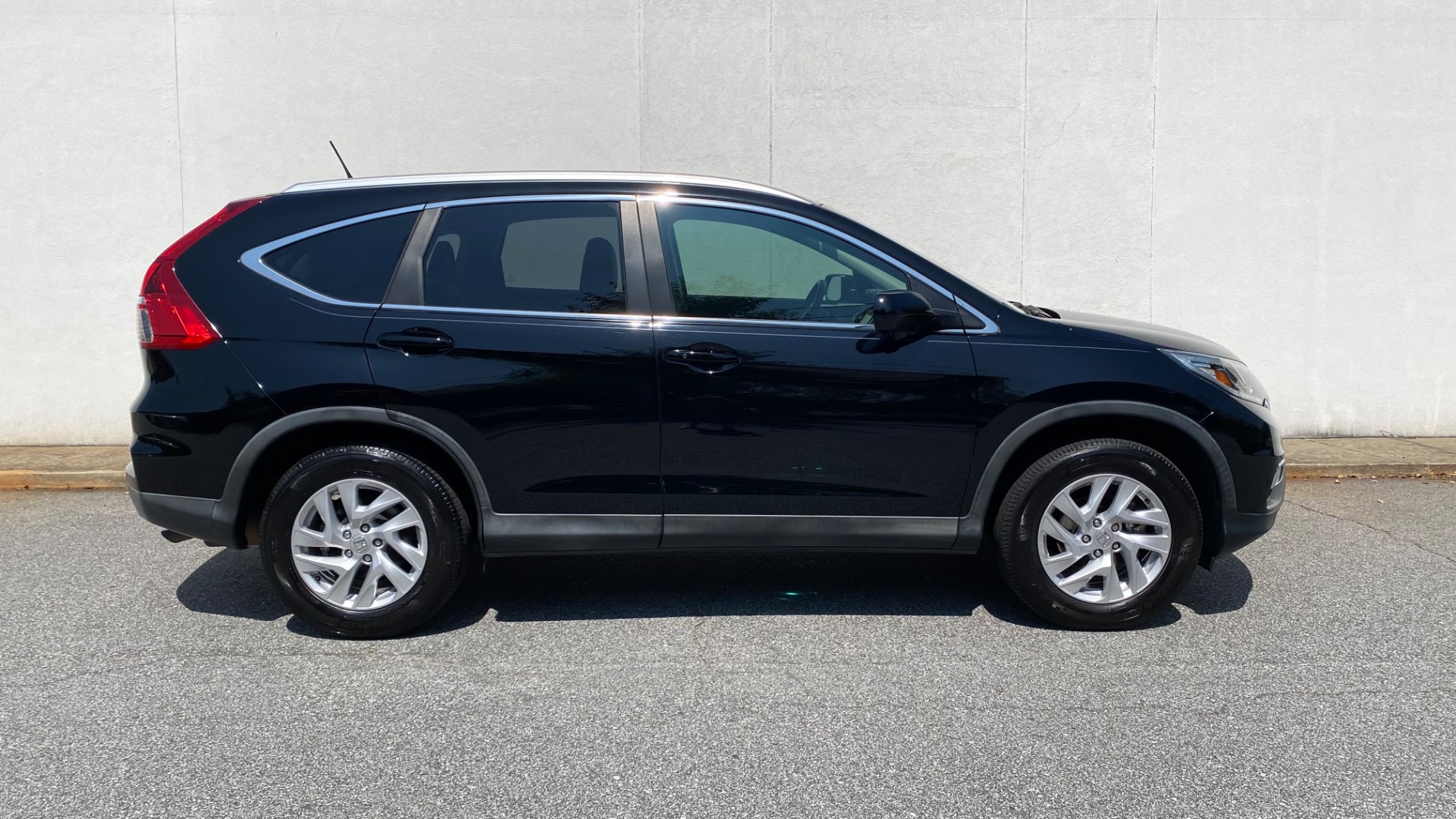 Used 2015 Honda CR-V EX-L for sale $16,995 at Formula Imports in Charlotte NC 28227 10