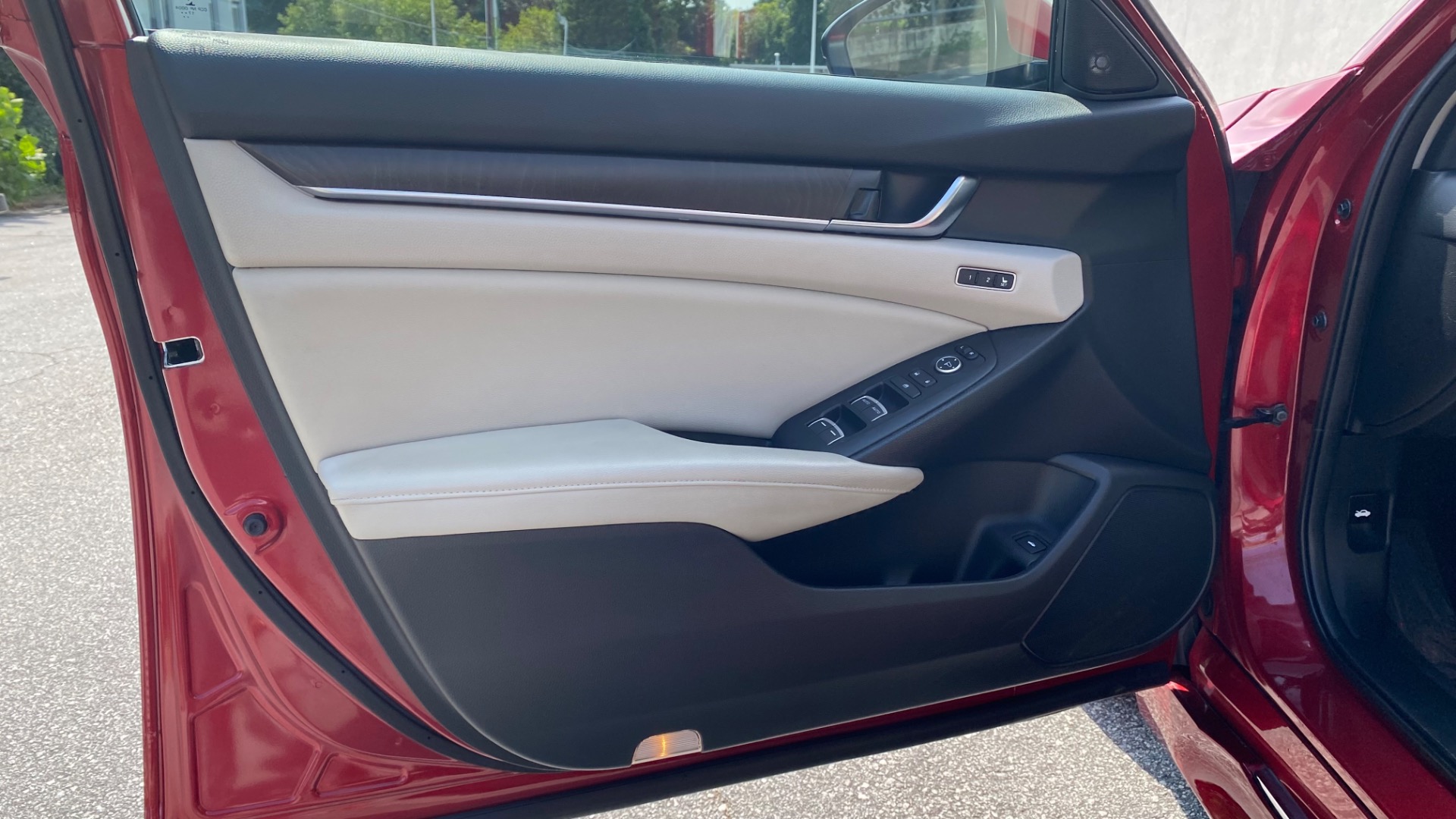 Used 2018 Honda Accord Sedan EX-L Navi 2.0T for sale Call for price at Formula Imports in Charlotte NC 28227 15