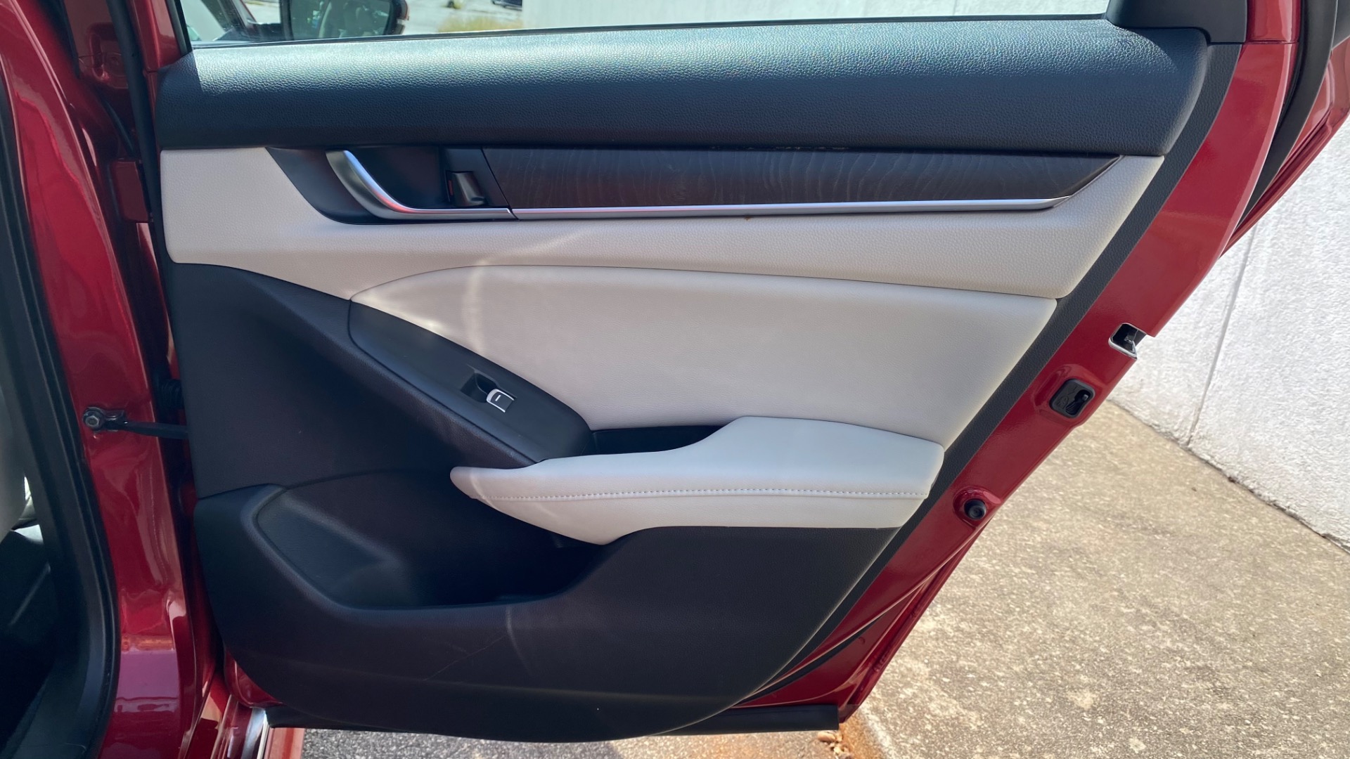 Used 2018 Honda Accord Sedan EX-L Navi 2.0T for sale Call for price at Formula Imports in Charlotte NC 28227 39