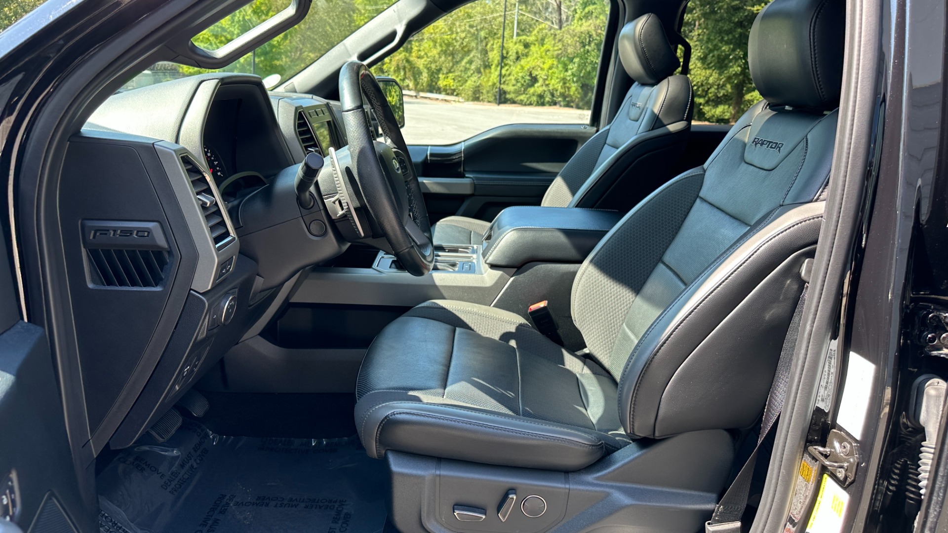 Used 2019 Ford F-150 RAPTOR / CARBON PKG / PANO ROOF / TECH PKG / 17IN FORGED WHEELS for sale $58,900 at Formula Imports in Charlotte NC 28227 13