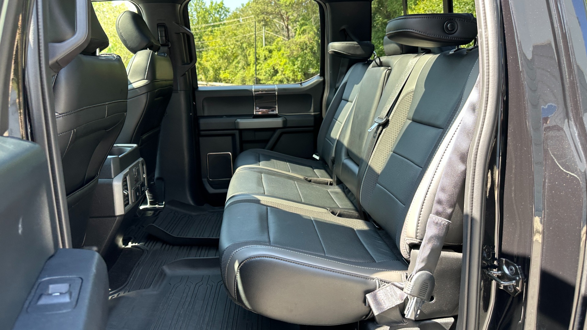 Used 2019 Ford F-150 RAPTOR / CARBON PKG / PANO ROOF / TECH PKG / 17IN FORGED WHEELS for sale $58,900 at Formula Imports in Charlotte NC 28227 25