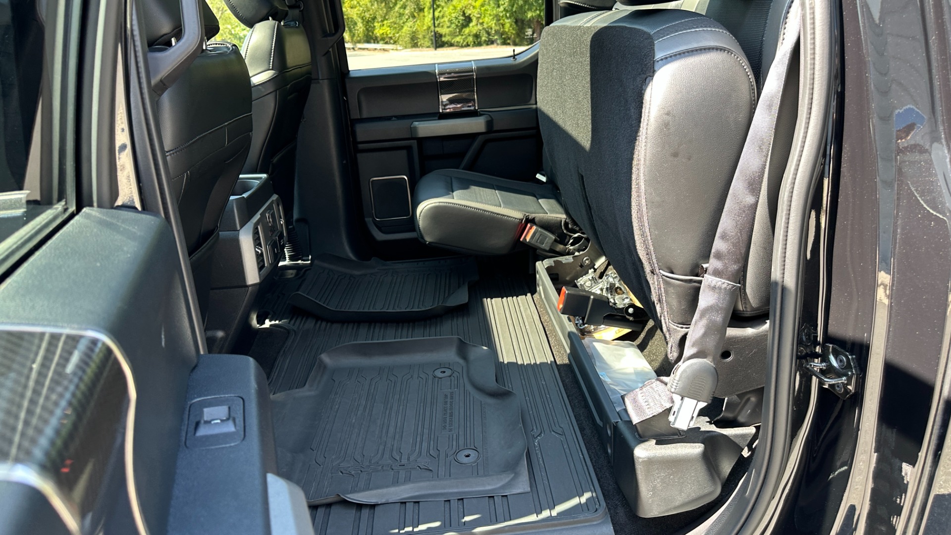 Used 2019 Ford F-150 RAPTOR / CARBON PKG / PANO ROOF / TECH PKG / 17IN FORGED WHEELS for sale $58,900 at Formula Imports in Charlotte NC 28227 28