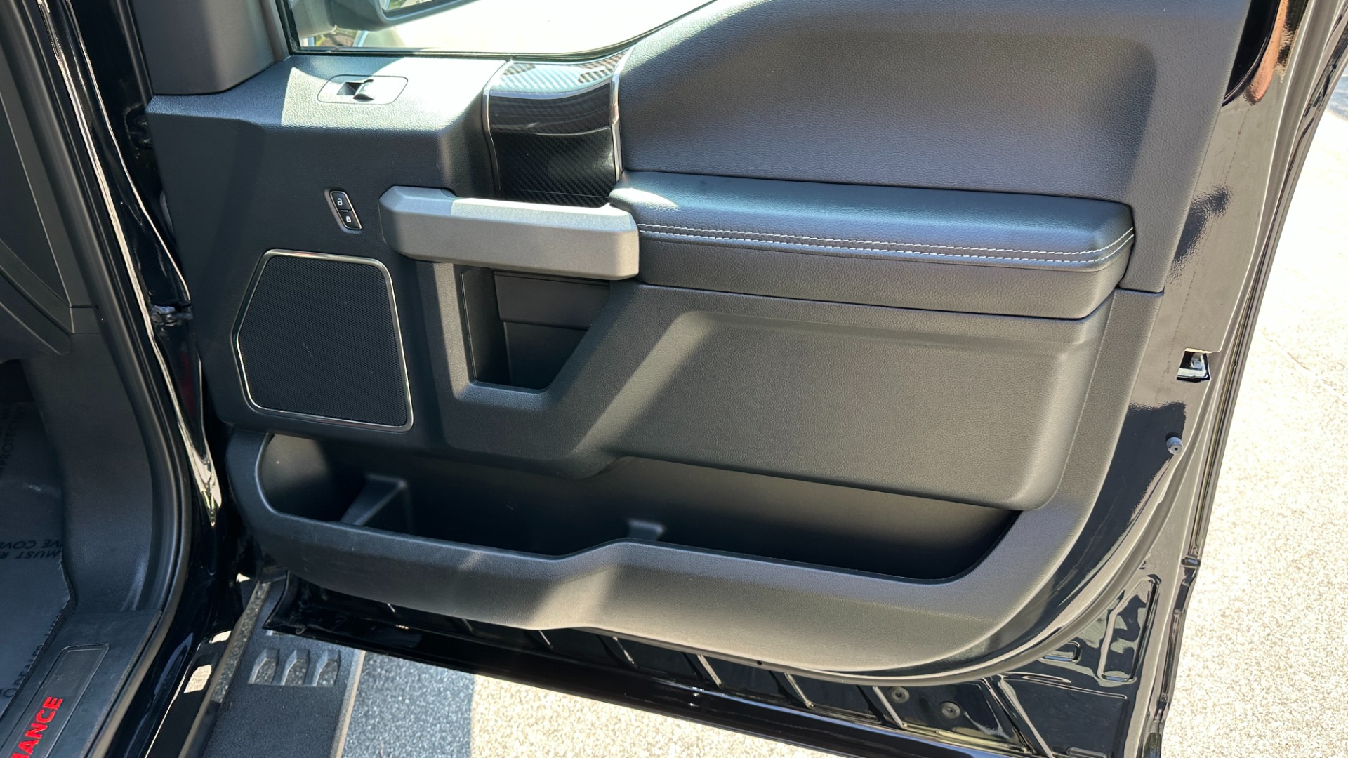 Used 2019 Ford F-150 RAPTOR / CARBON PKG / PANO ROOF / TECH PKG / 17IN FORGED WHEELS for sale $58,900 at Formula Imports in Charlotte NC 28227 36