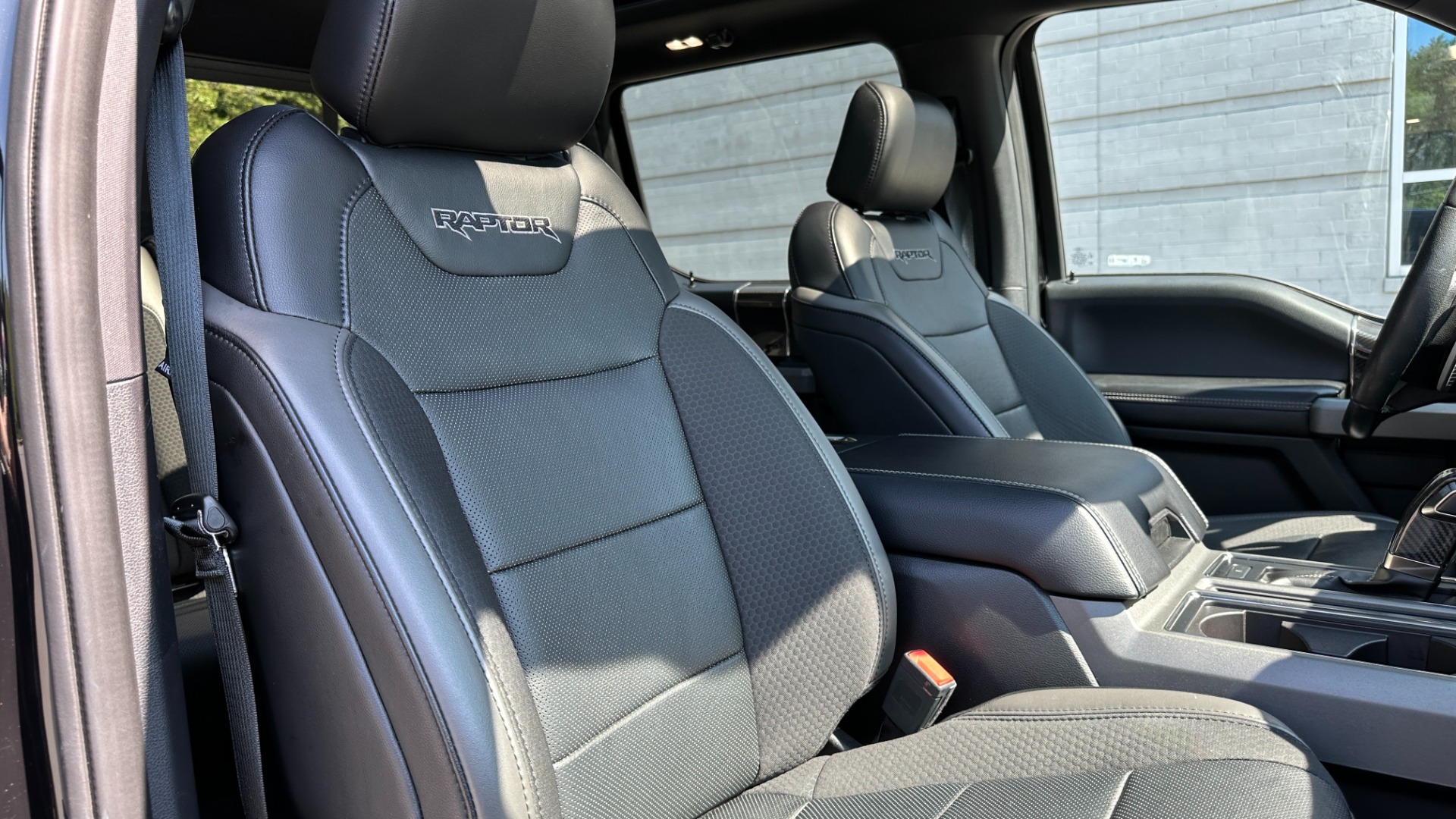 Used 2019 Ford F-150 RAPTOR / CARBON PKG / PANO ROOF / TECH PKG / 17IN FORGED WHEELS for sale $58,900 at Formula Imports in Charlotte NC 28227 39