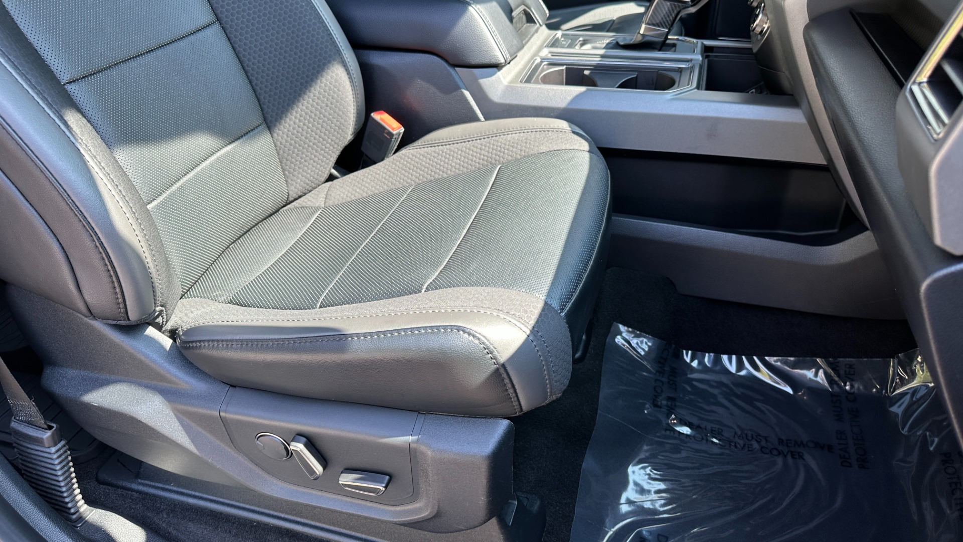 Used 2019 Ford F-150 RAPTOR / CARBON PKG / PANO ROOF / TECH PKG / 17IN FORGED WHEELS for sale $58,900 at Formula Imports in Charlotte NC 28227 40