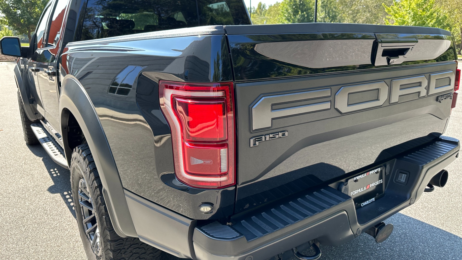 Used 2019 Ford F-150 RAPTOR / CARBON PKG / PANO ROOF / TECH PKG / 17IN FORGED WHEELS for sale $58,900 at Formula Imports in Charlotte NC 28227 43