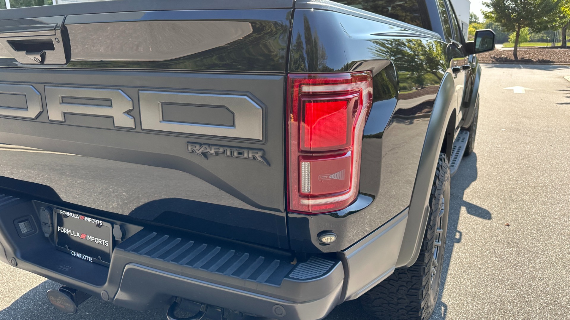 Used 2019 Ford F-150 RAPTOR / CARBON PKG / PANO ROOF / TECH PKG / 17IN FORGED WHEELS for sale $58,900 at Formula Imports in Charlotte NC 28227 44