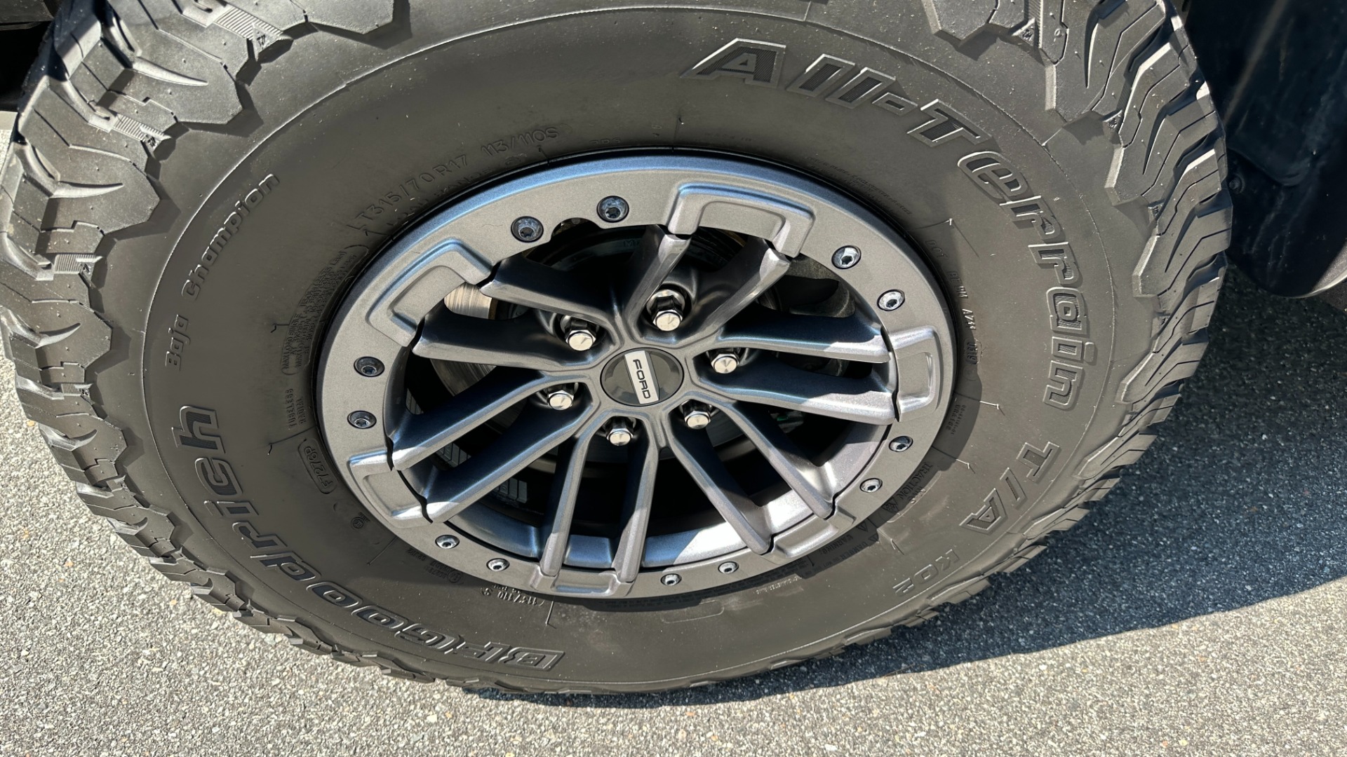 Used 2019 Ford F-150 RAPTOR / CARBON PKG / PANO ROOF / TECH PKG / 17IN FORGED WHEELS for sale $58,900 at Formula Imports in Charlotte NC 28227 47