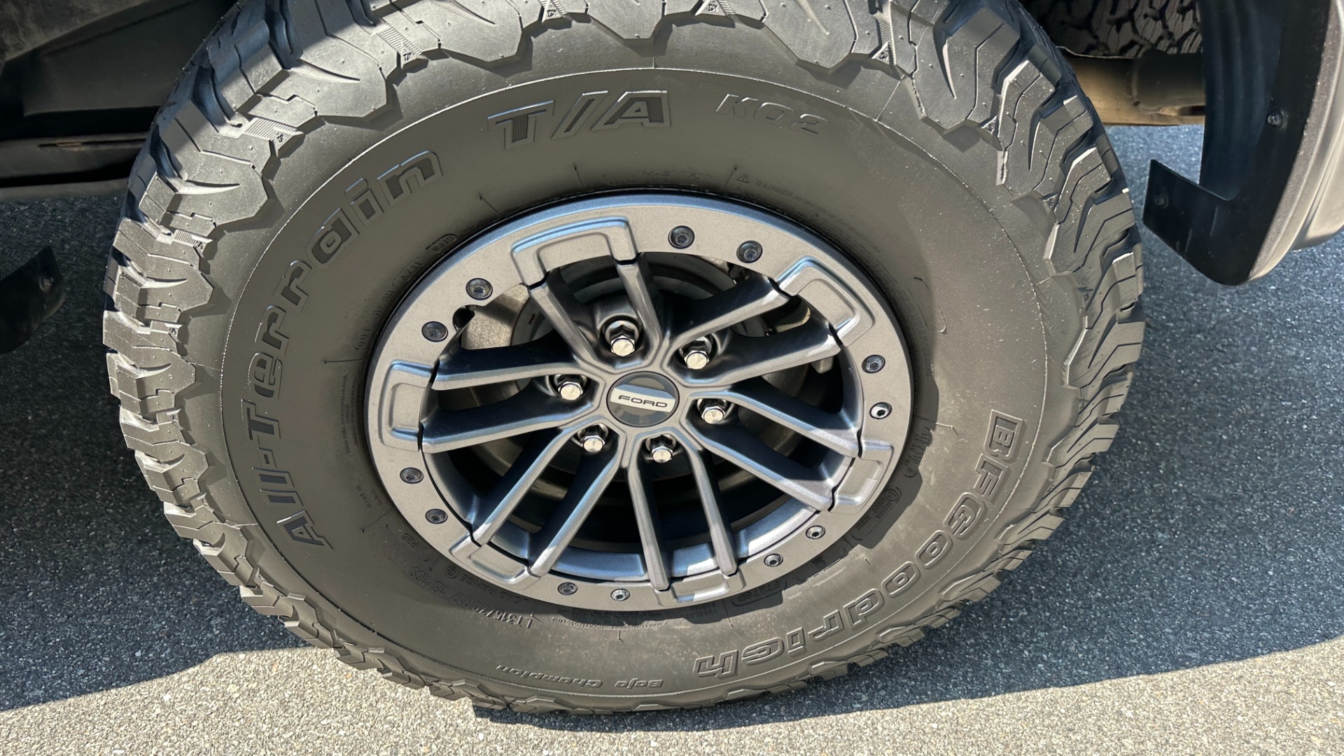 Used 2019 Ford F-150 RAPTOR / CARBON PKG / PANO ROOF / TECH PKG / 17IN FORGED WHEELS for sale $58,900 at Formula Imports in Charlotte NC 28227 49
