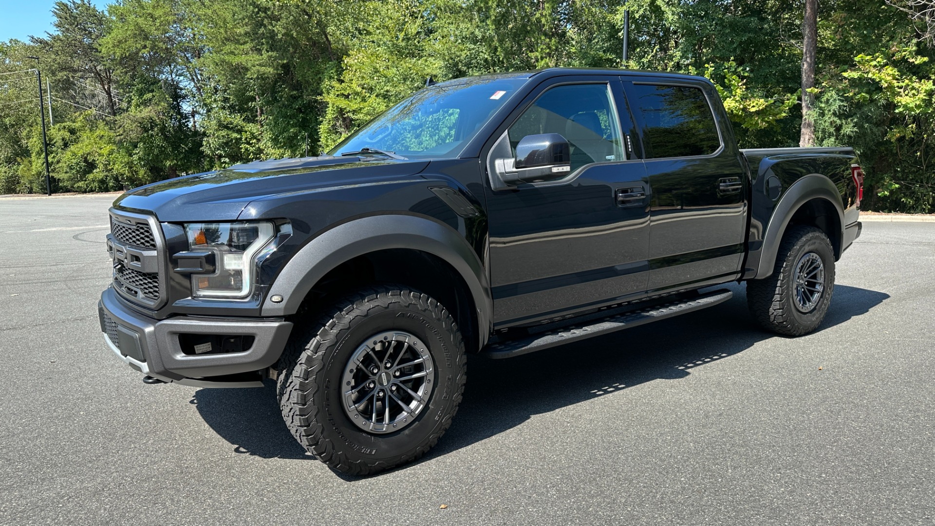 Used 2019 Ford F-150 RAPTOR / CARBON PKG / PANO ROOF / TECH PKG / 17IN FORGED WHEELS for sale $58,900 at Formula Imports in Charlotte NC 28227 5