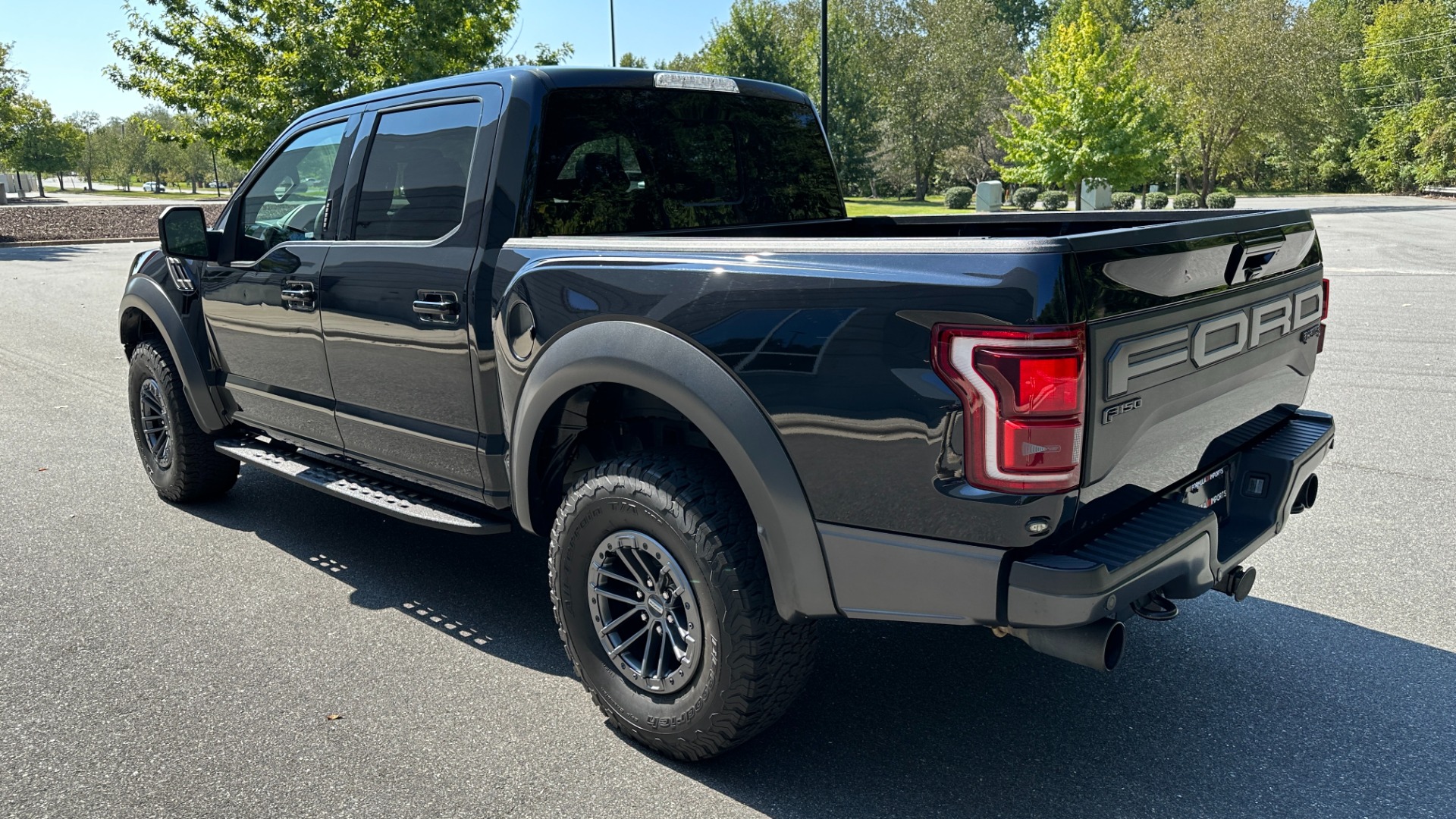 Used 2019 Ford F-150 RAPTOR / CARBON PKG / PANO ROOF / TECH PKG / 17IN FORGED WHEELS for sale $58,900 at Formula Imports in Charlotte NC 28227 7