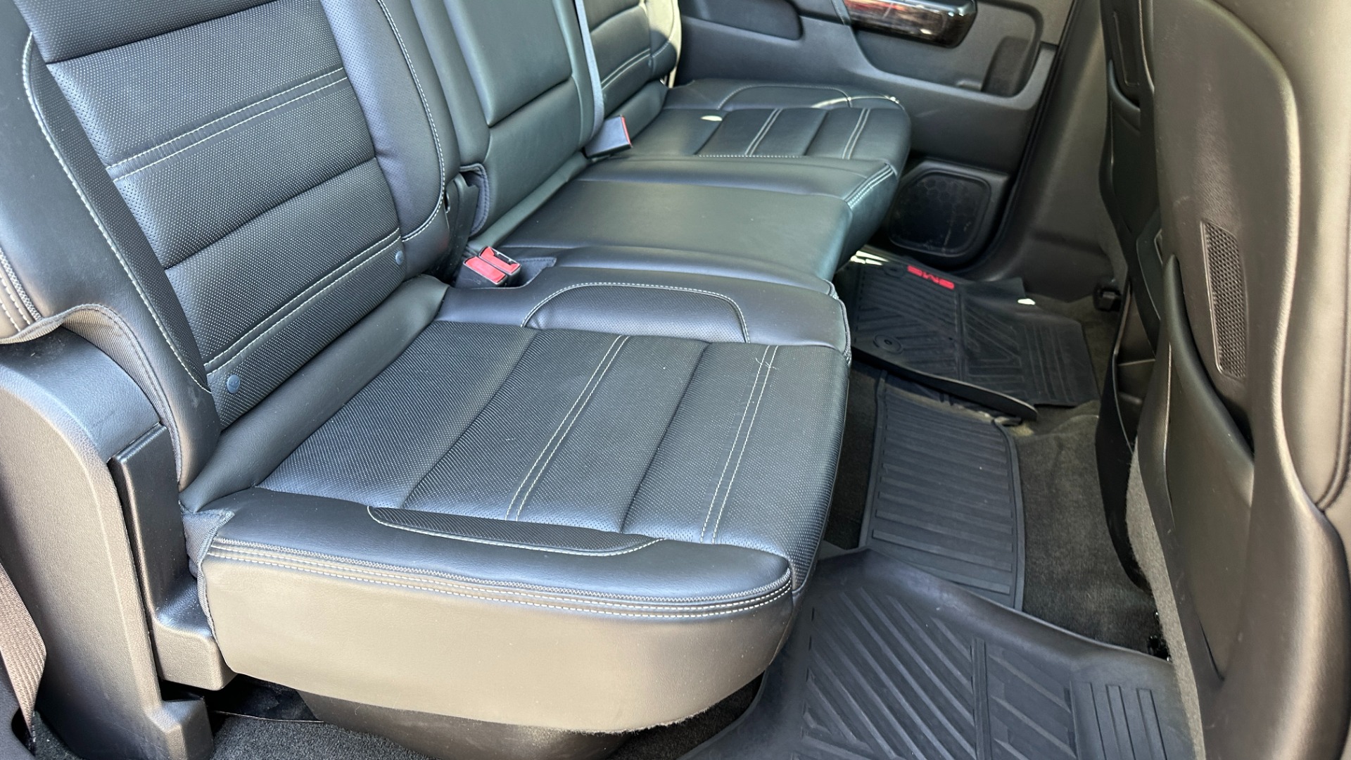 Used 2015 GMC Sierra 1500 DENALI / LIFT KIT / UPGRADED WHEELS / SUNROOF / 6.2L V8 for sale $33,995 at Formula Imports in Charlotte NC 28227 30