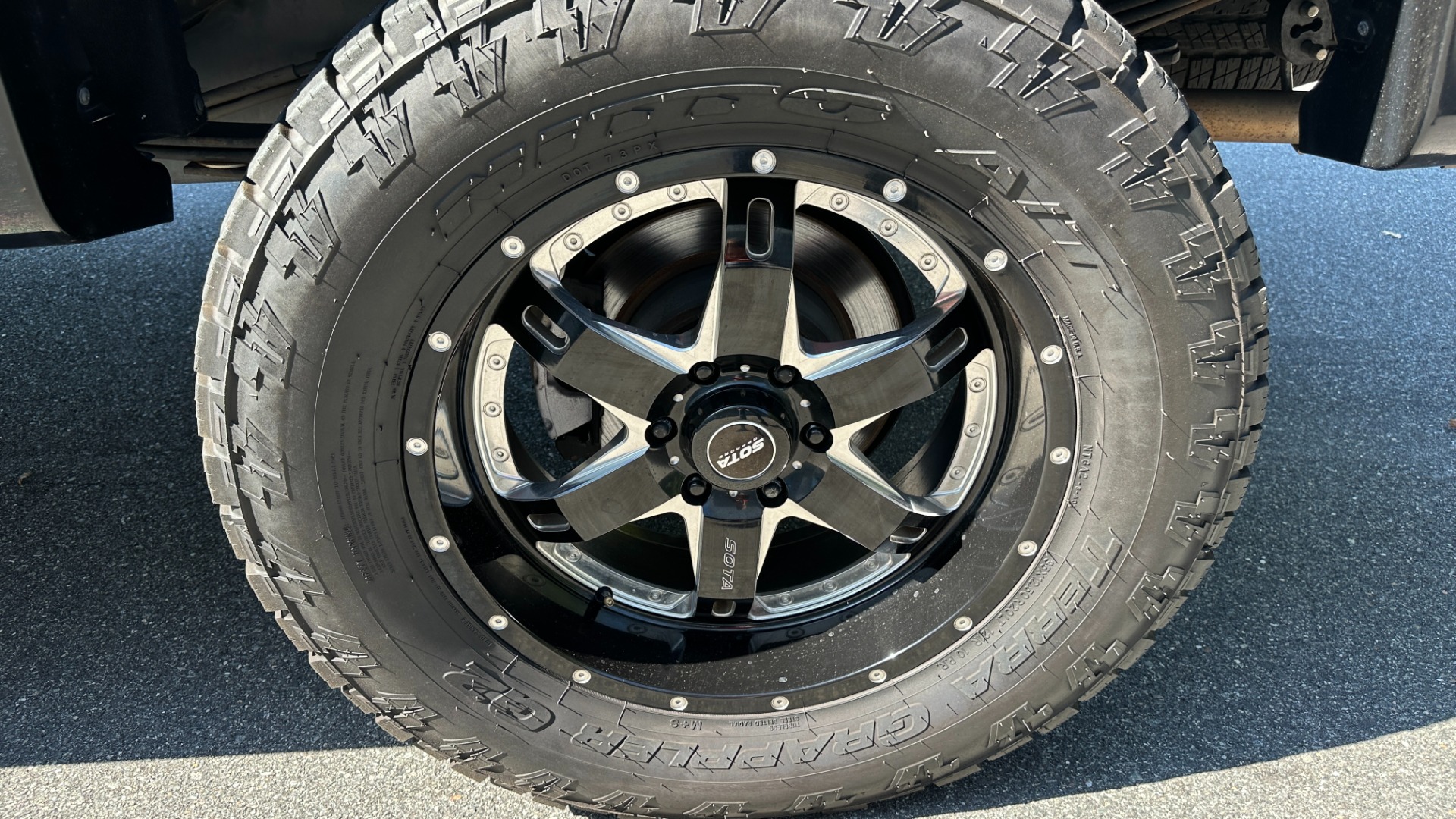 Used 2015 GMC Sierra 1500 DENALI / LIFT KIT / UPGRADED WHEELS / SUNROOF / 6.2L V8 for sale Sold at Formula Imports in Charlotte NC 28227 54