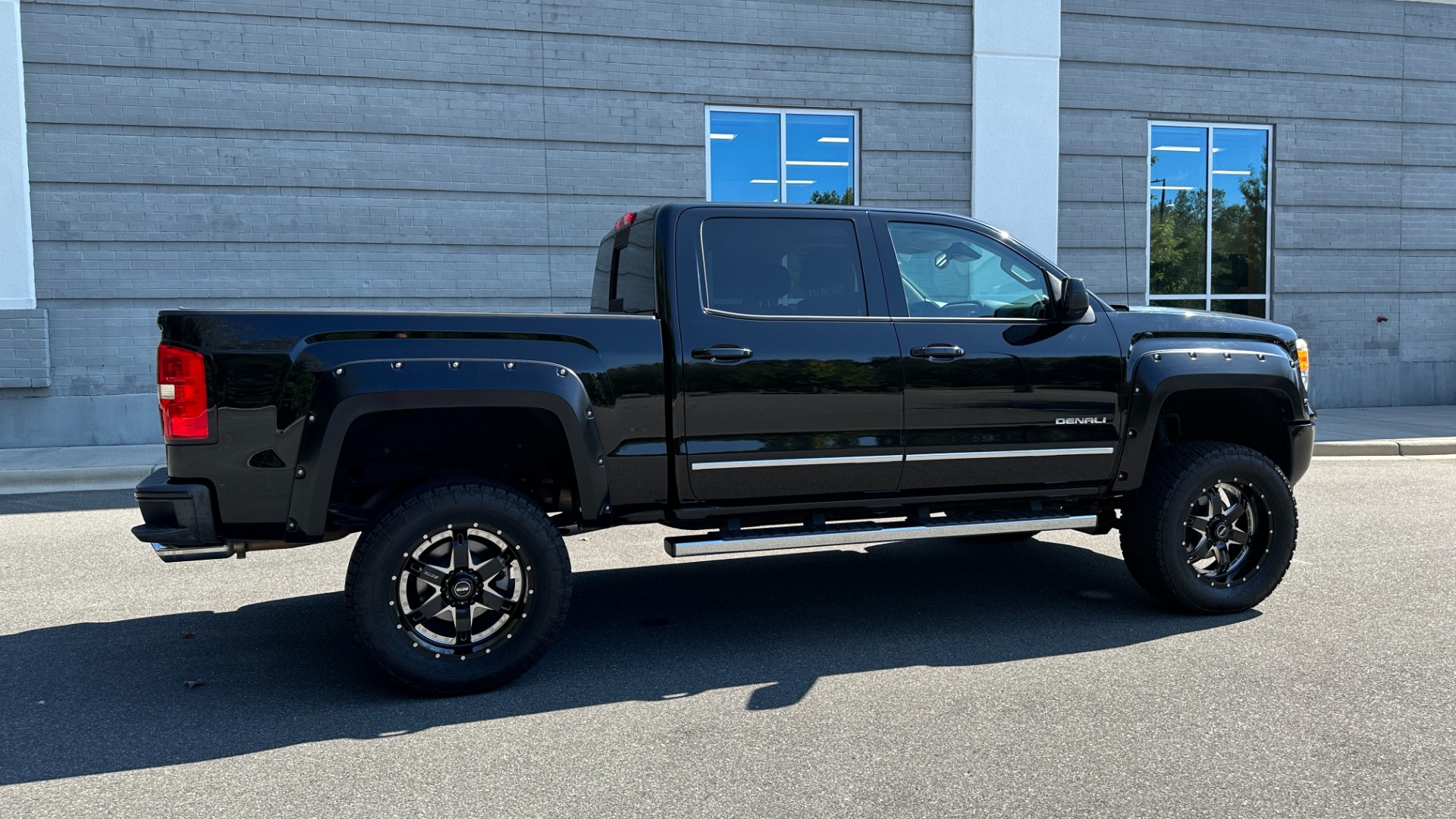 Used 2015 GMC Sierra 1500 DENALI / LIFT KIT / UPGRADED WHEELS / SUNROOF / 6.2L V8 for sale Sold at Formula Imports in Charlotte NC 28227 6