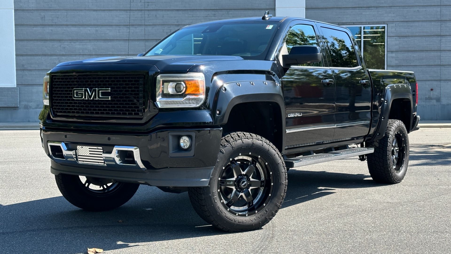 Used 2015 GMC Sierra 1500 DENALI / LIFT KIT / UPGRADED WHEELS / SUNROOF / 6.2L V8 for sale $33,995 at Formula Imports in Charlotte NC 28227 1