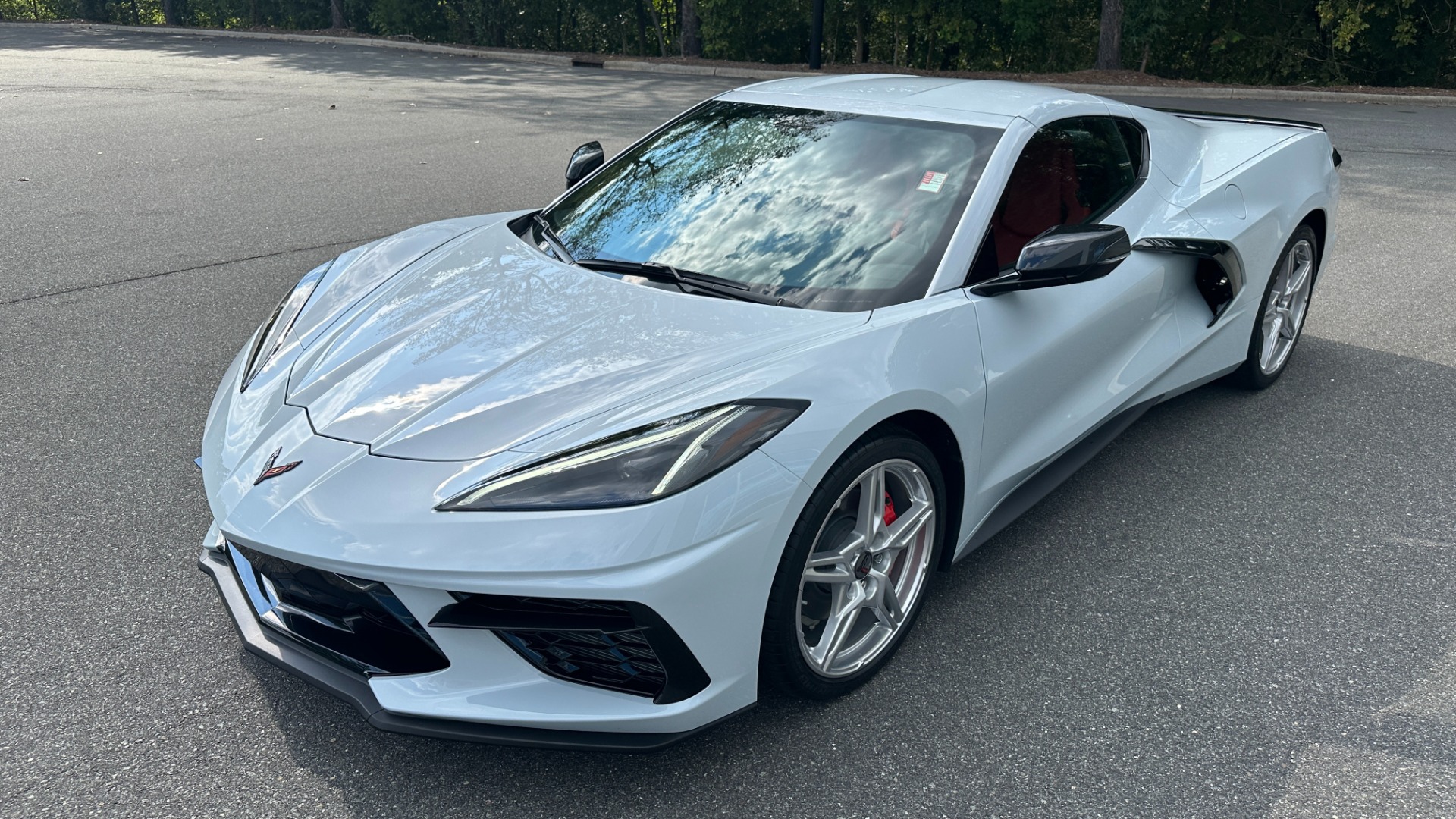 Used 2023 Chevrolet Corvette 1LT / PERF. EXHAUST / RED CALIPERS / FRONT SPLITTER / REAR SPOILER for sale $82,999 at Formula Imports in Charlotte NC 28227 3
