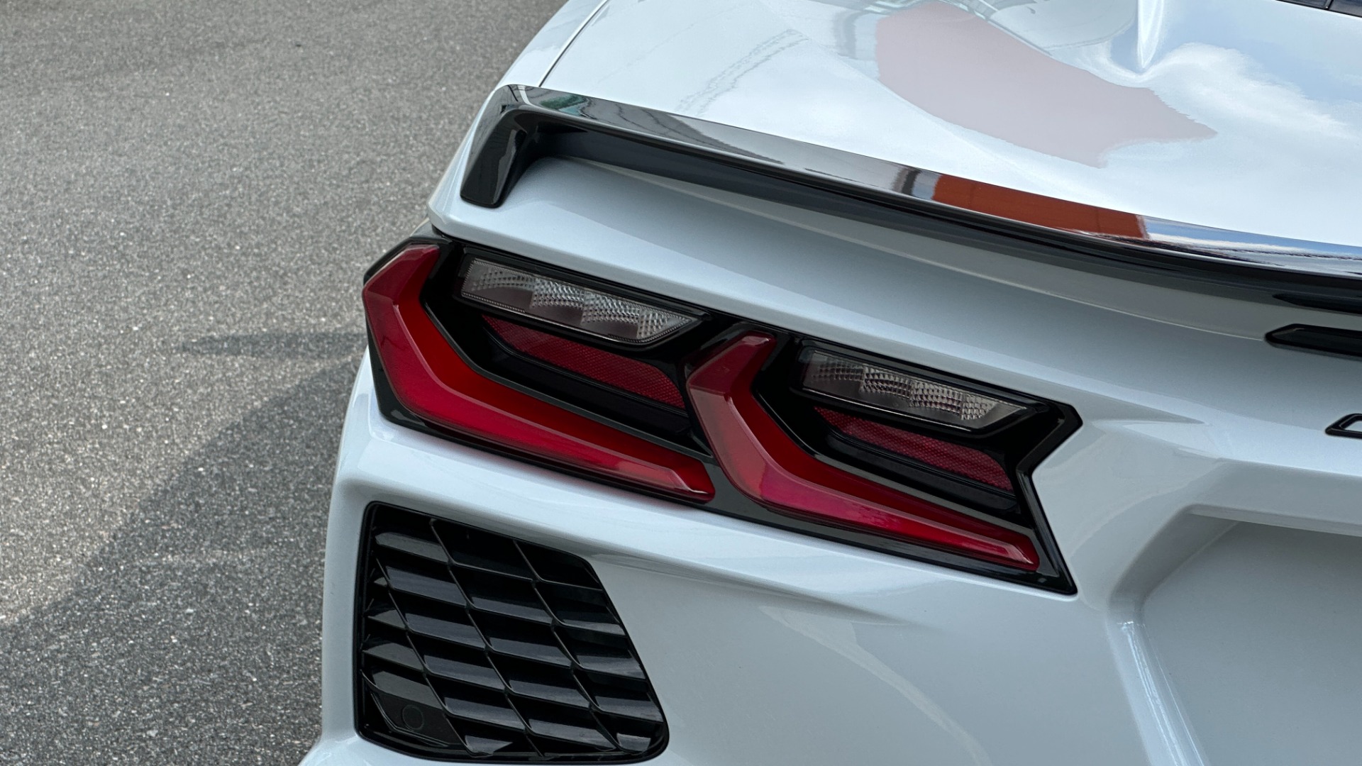 Used 2023 Chevrolet Corvette 1LT / PERF. EXHAUST / RED CALIPERS / FRONT SPLITTER / REAR SPOILER for sale $82,999 at Formula Imports in Charlotte NC 28227 36