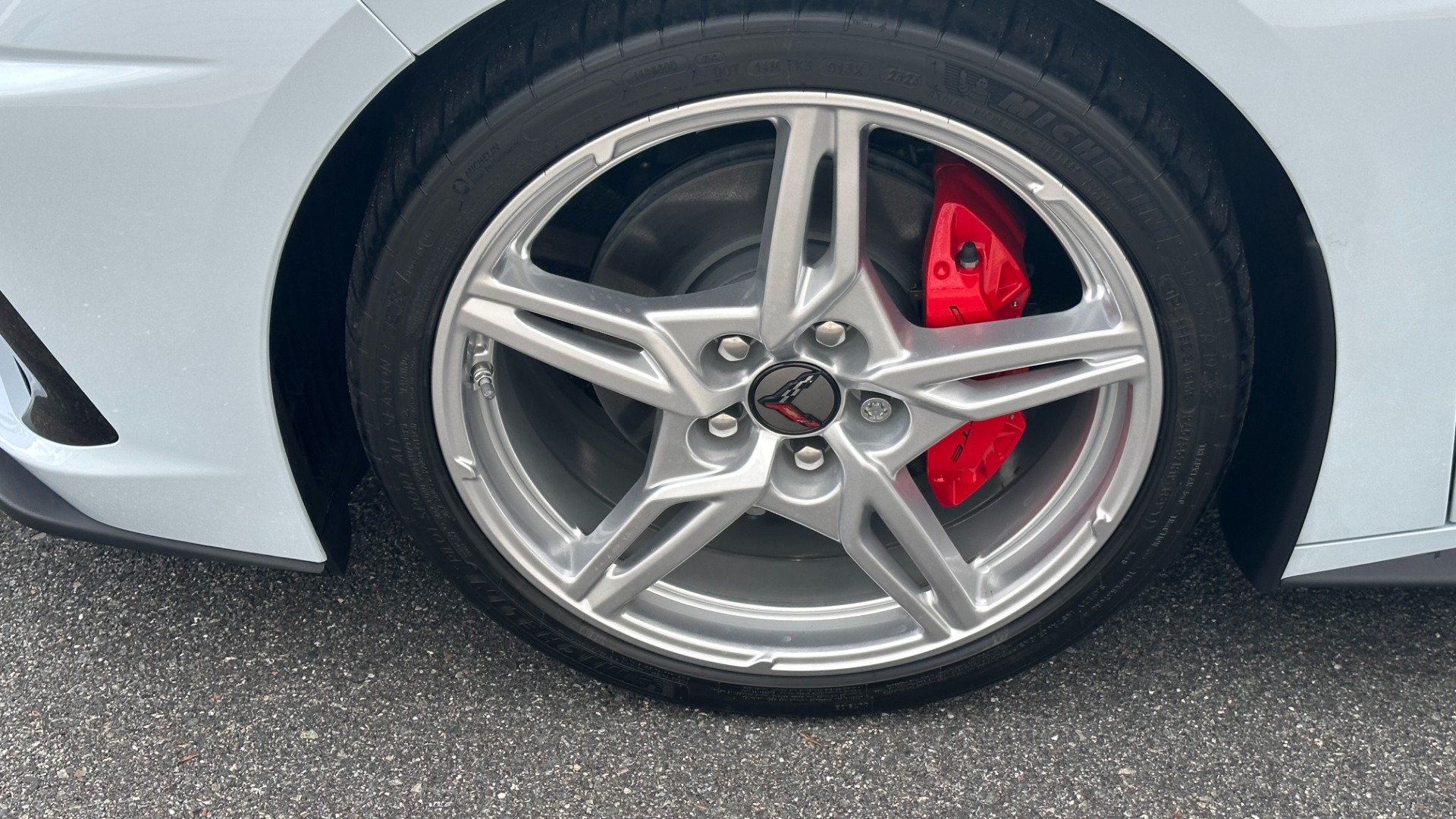 Used 2023 Chevrolet Corvette 1LT / PERF. EXHAUST / RED CALIPERS / FRONT SPLITTER / REAR SPOILER for sale $82,999 at Formula Imports in Charlotte NC 28227 38
