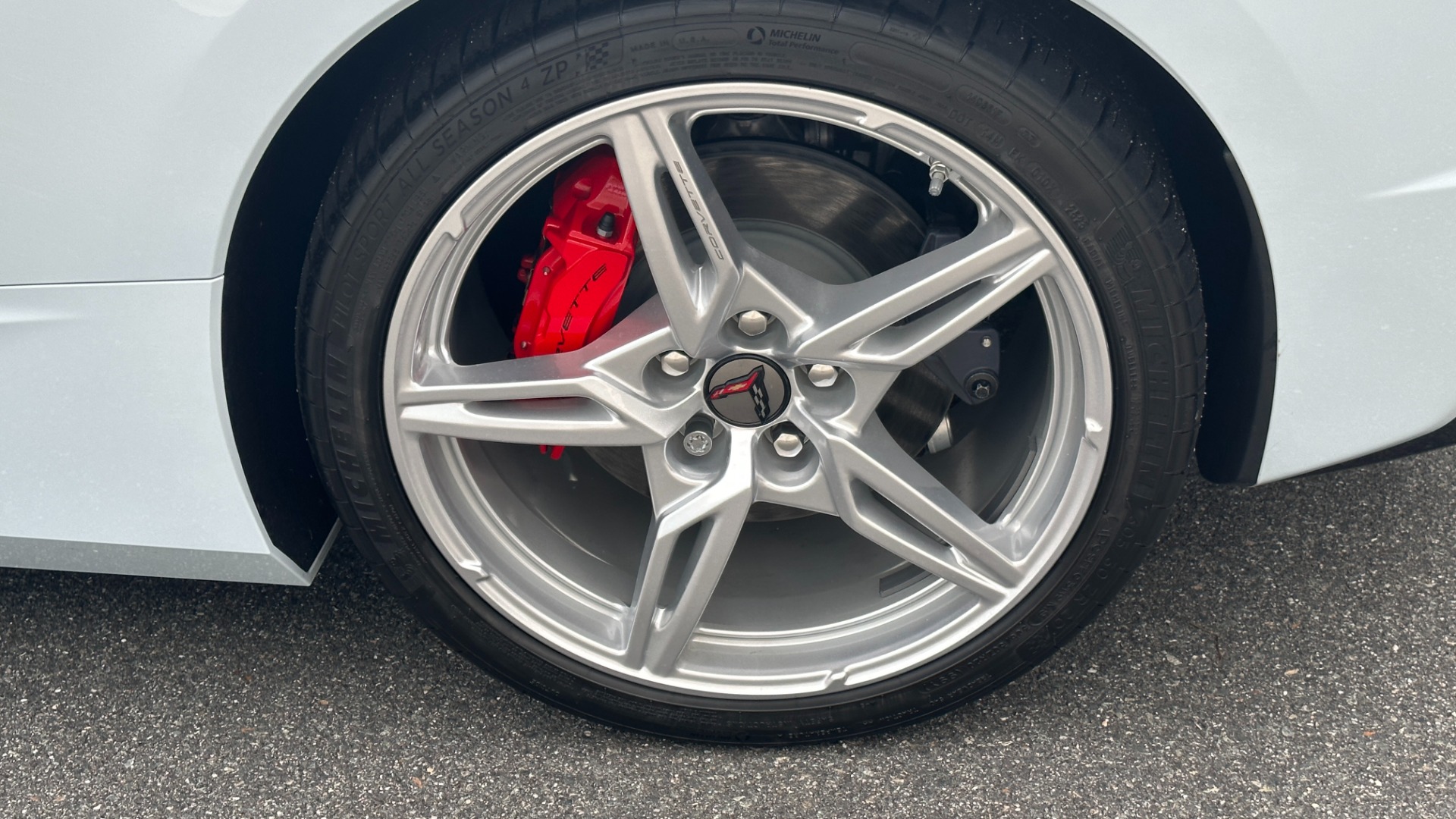 Used 2023 Chevrolet Corvette 1LT / PERF. EXHAUST / RED CALIPERS / FRONT SPLITTER / REAR SPOILER for sale $82,999 at Formula Imports in Charlotte NC 28227 39