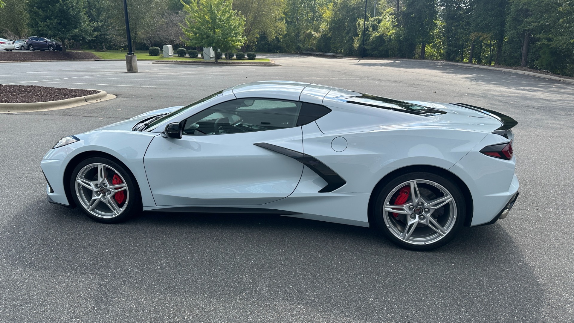 Used 2023 Chevrolet Corvette 1LT / PERF. EXHAUST / RED CALIPERS / FRONT SPLITTER / REAR SPOILER for sale Sold at Formula Imports in Charlotte NC 28227 4