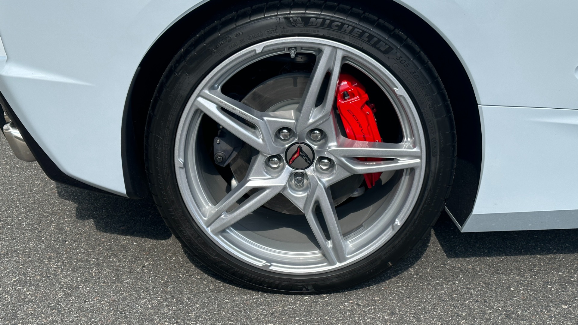 Used 2023 Chevrolet Corvette 1LT / PERF. EXHAUST / RED CALIPERS / FRONT SPLITTER / REAR SPOILER for sale $82,999 at Formula Imports in Charlotte NC 28227 40