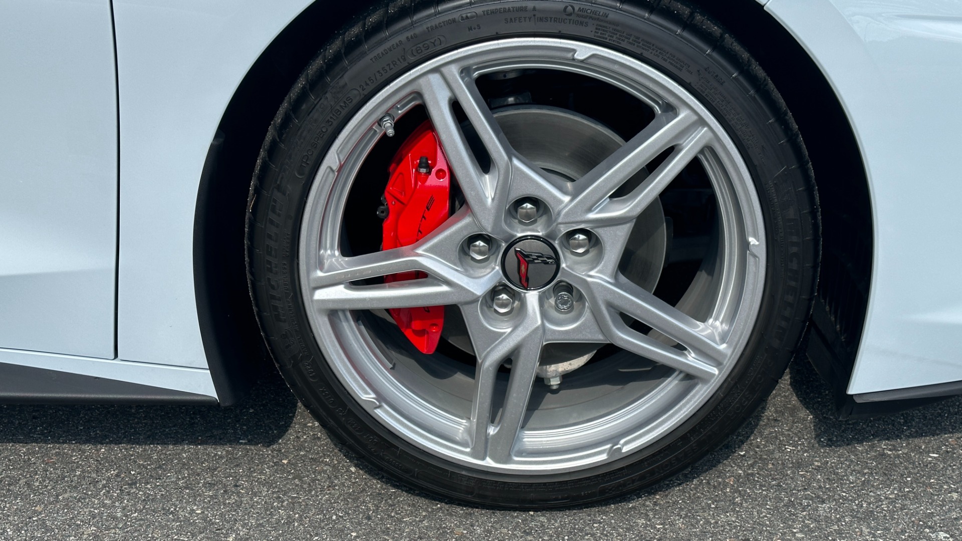 Used 2023 Chevrolet Corvette 1LT / PERF. EXHAUST / RED CALIPERS / FRONT SPLITTER / REAR SPOILER for sale $82,999 at Formula Imports in Charlotte NC 28227 41