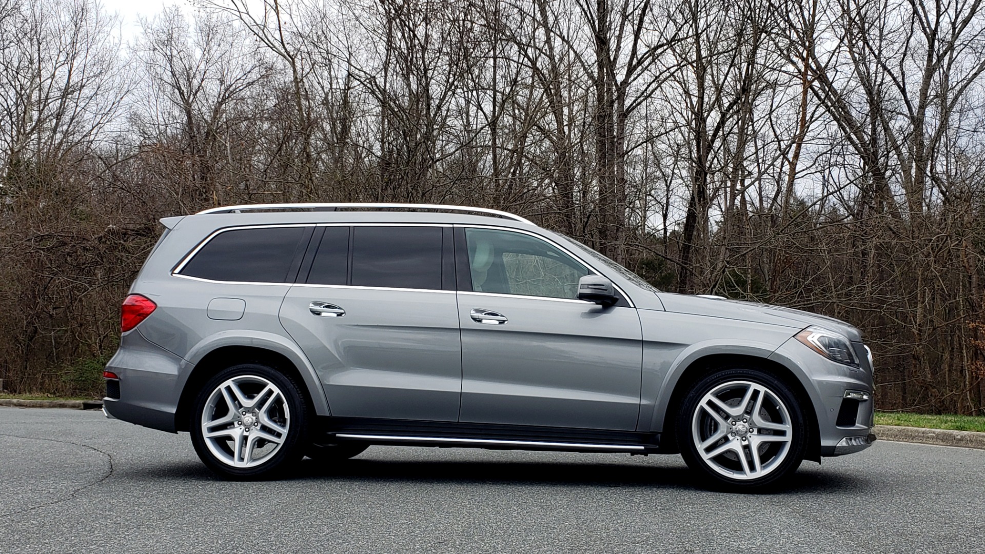Used 2016 Mercedes-Benz GL 550 4MATIC / NAV / DRVR ASST / DUAL-ROOF / REARVIEW for sale Sold at Formula Imports in Charlotte NC 28227 5