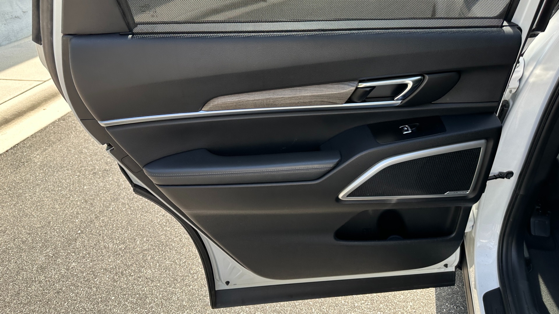 Used 2020 Kia Telluride EX / LEATHER / SAFETY FEATURES / 3RD ROW / SUNSHADES for sale Sold at Formula Imports in Charlotte NC 28227 23