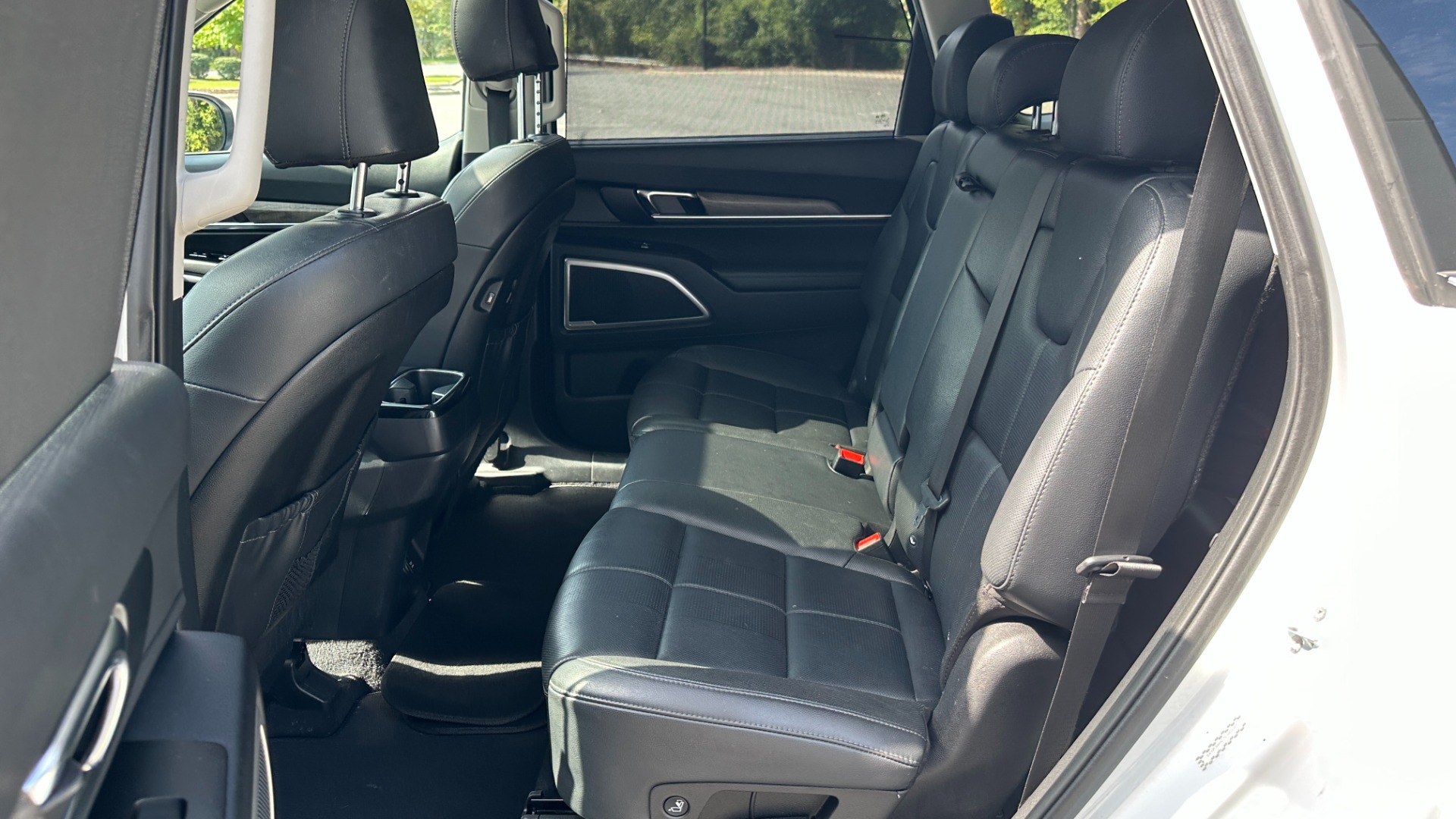 Used 2020 Kia Telluride EX / LEATHER / SAFETY FEATURES / 3RD ROW / SUNSHADES for sale Sold at Formula Imports in Charlotte NC 28227 25